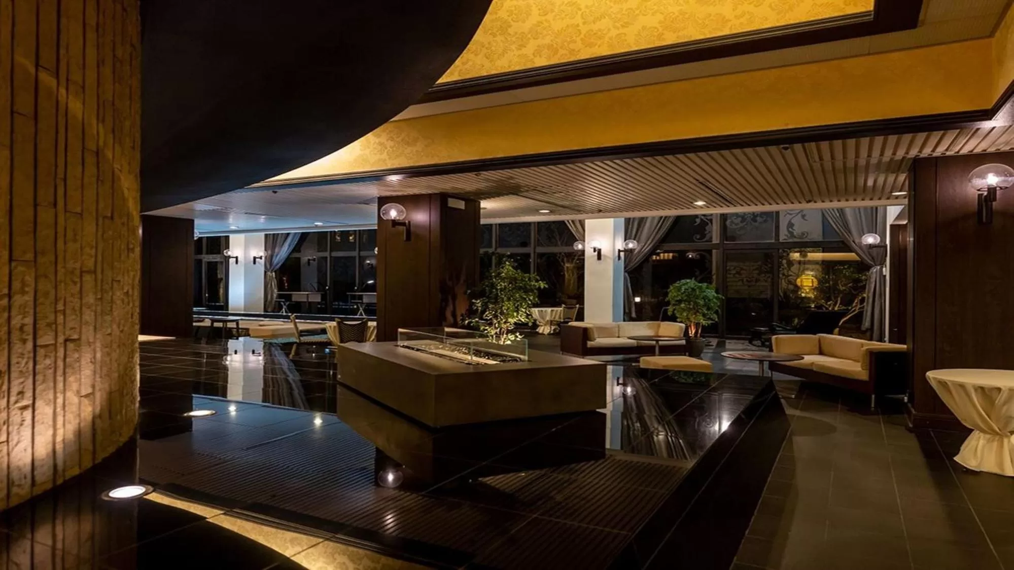 Lobby or reception in Art Hotel Narita