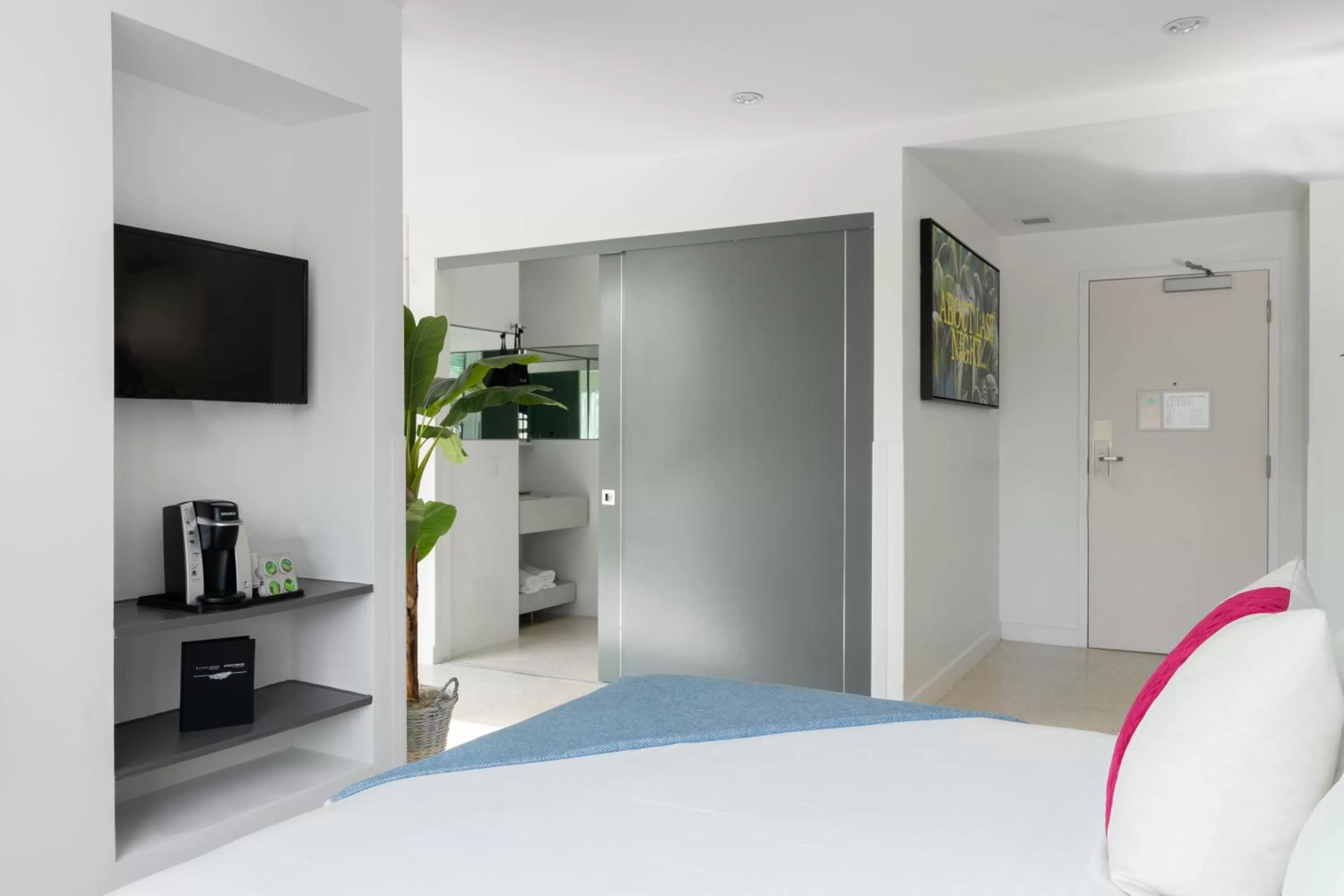 Bed in Clevelander Hotel