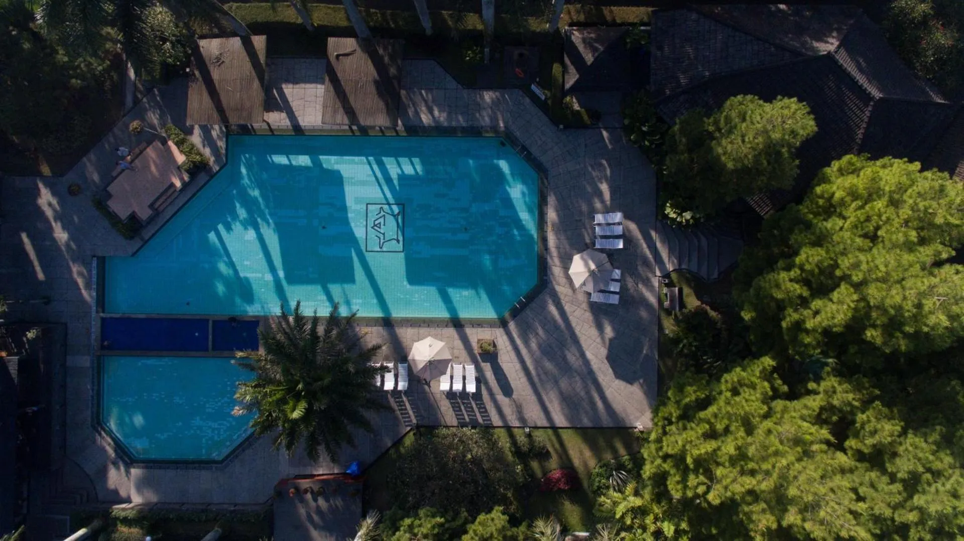 Swimming pool in Puteri Gunung Hotel
