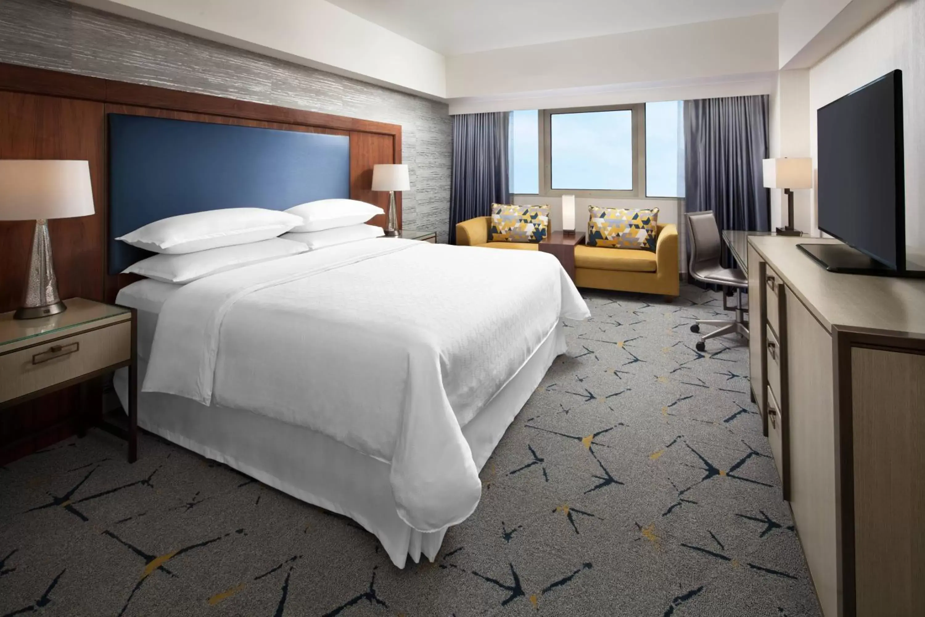 Deluxe Room, Guest room, 1 King in Sheraton Gateway Los Angeles Hotel Deluxe Room, Guest room, 1 King in Sheraton Gateway Los Angeles Hotel