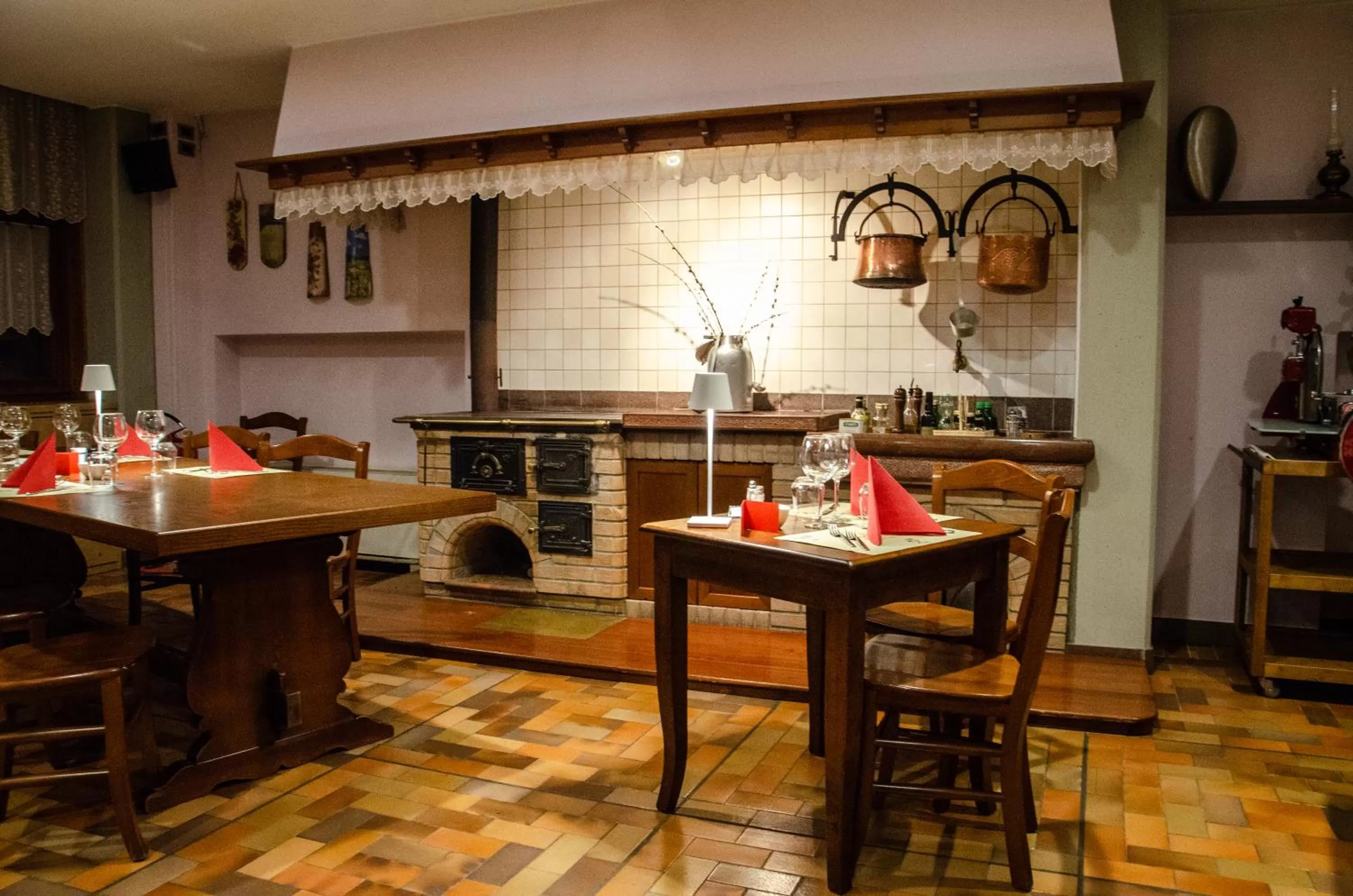 Al Fogolâr Rooms & Osteria with Saunaland