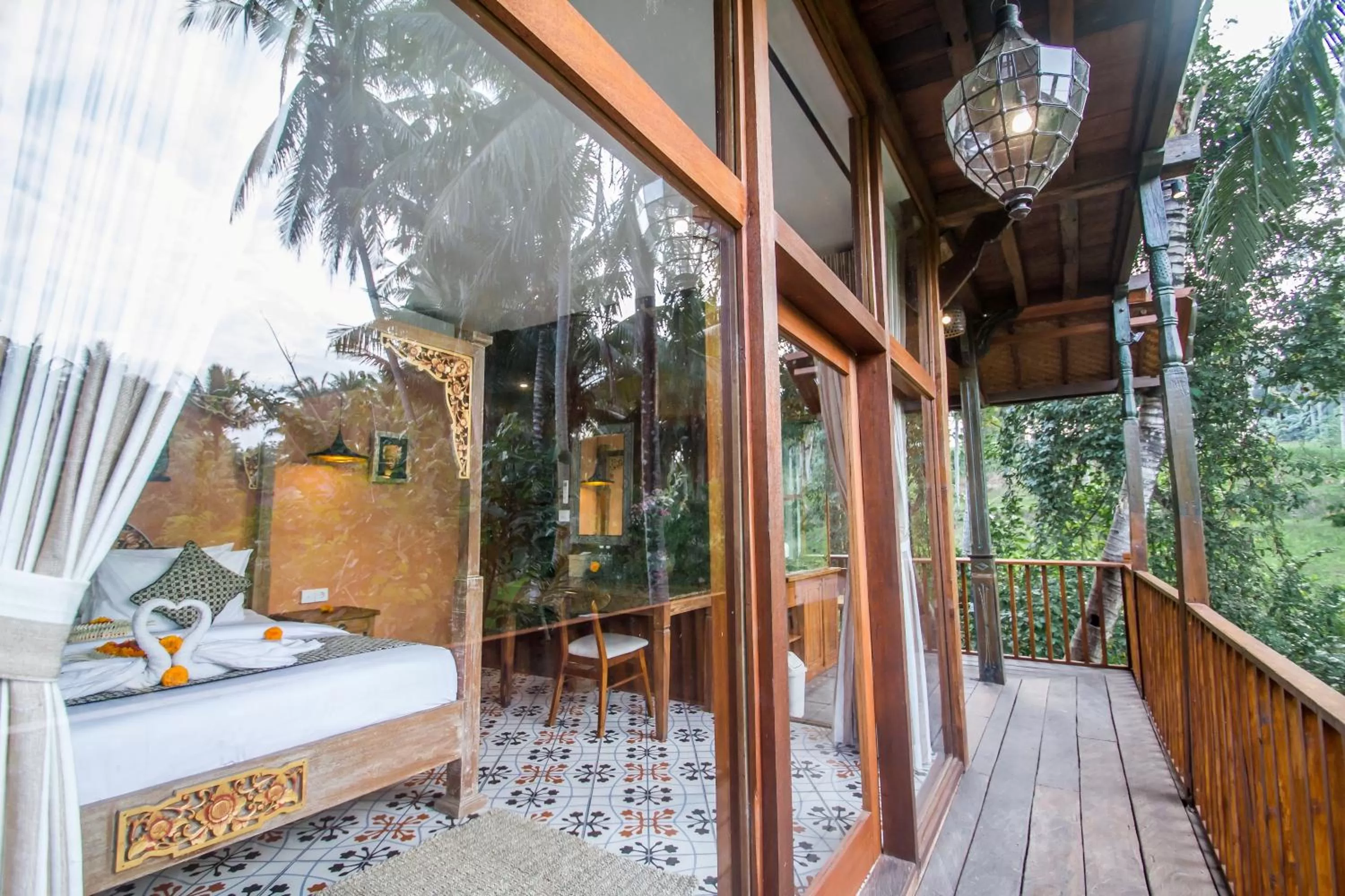 Patio in Gusde Tranquil Villas by EPS