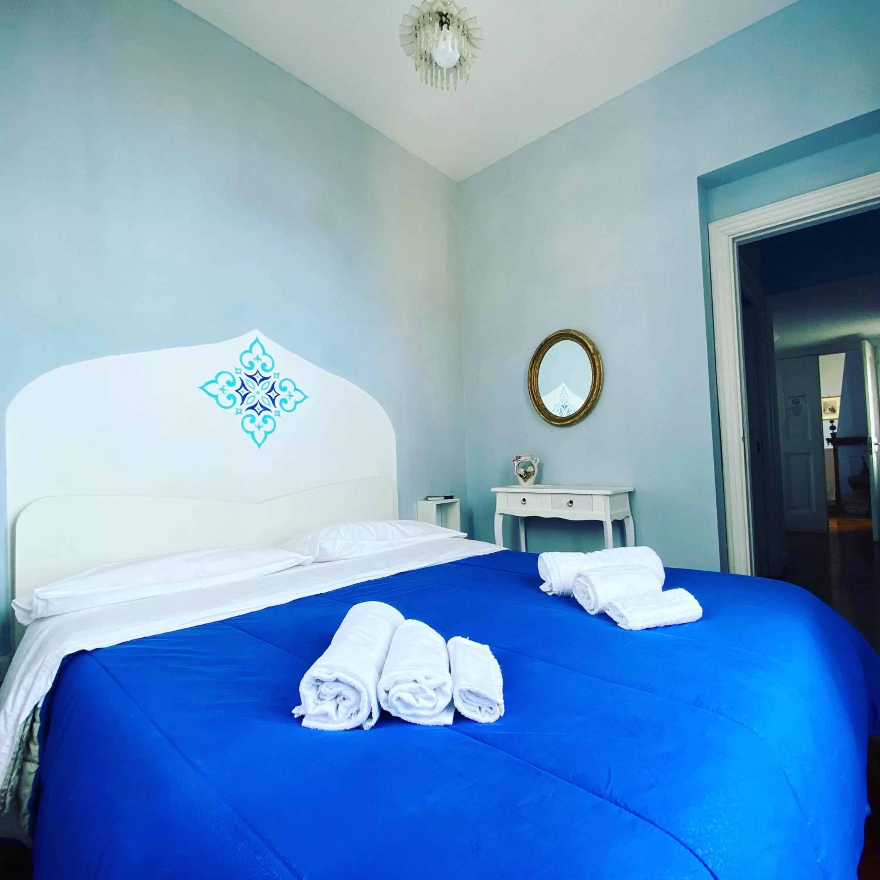 Bedroom, Bed in The Secret Garden Relais