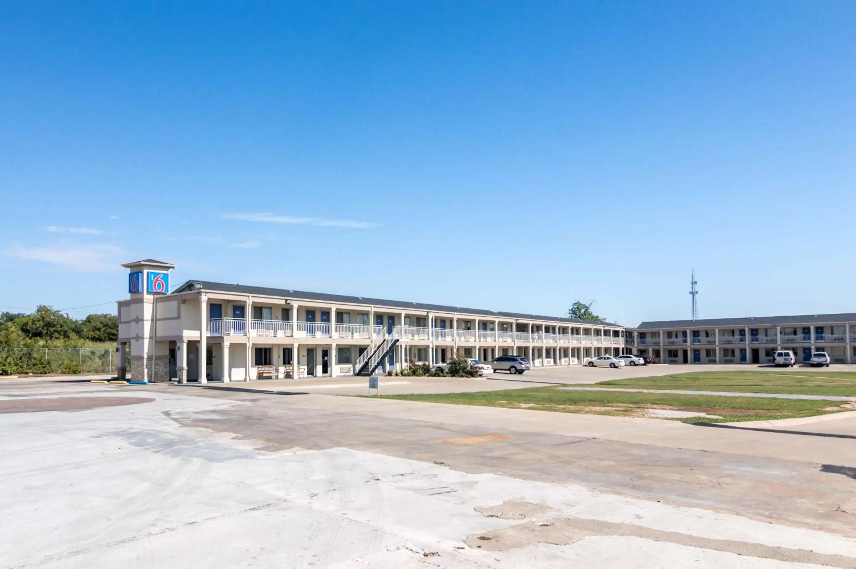 Property building in Motel 6-Wichita Falls, TX - North