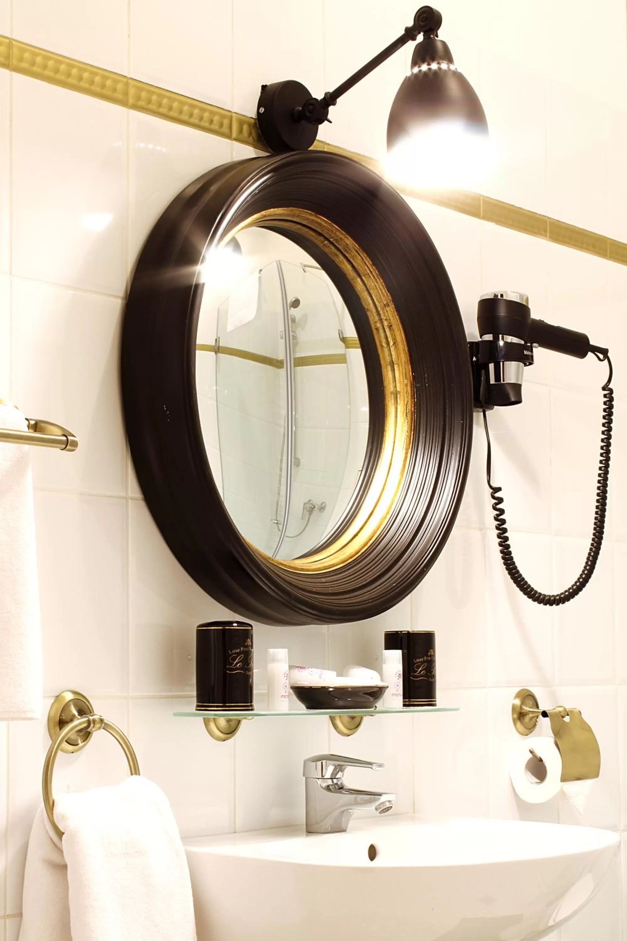 Bathroom in Milford Suites Budapest