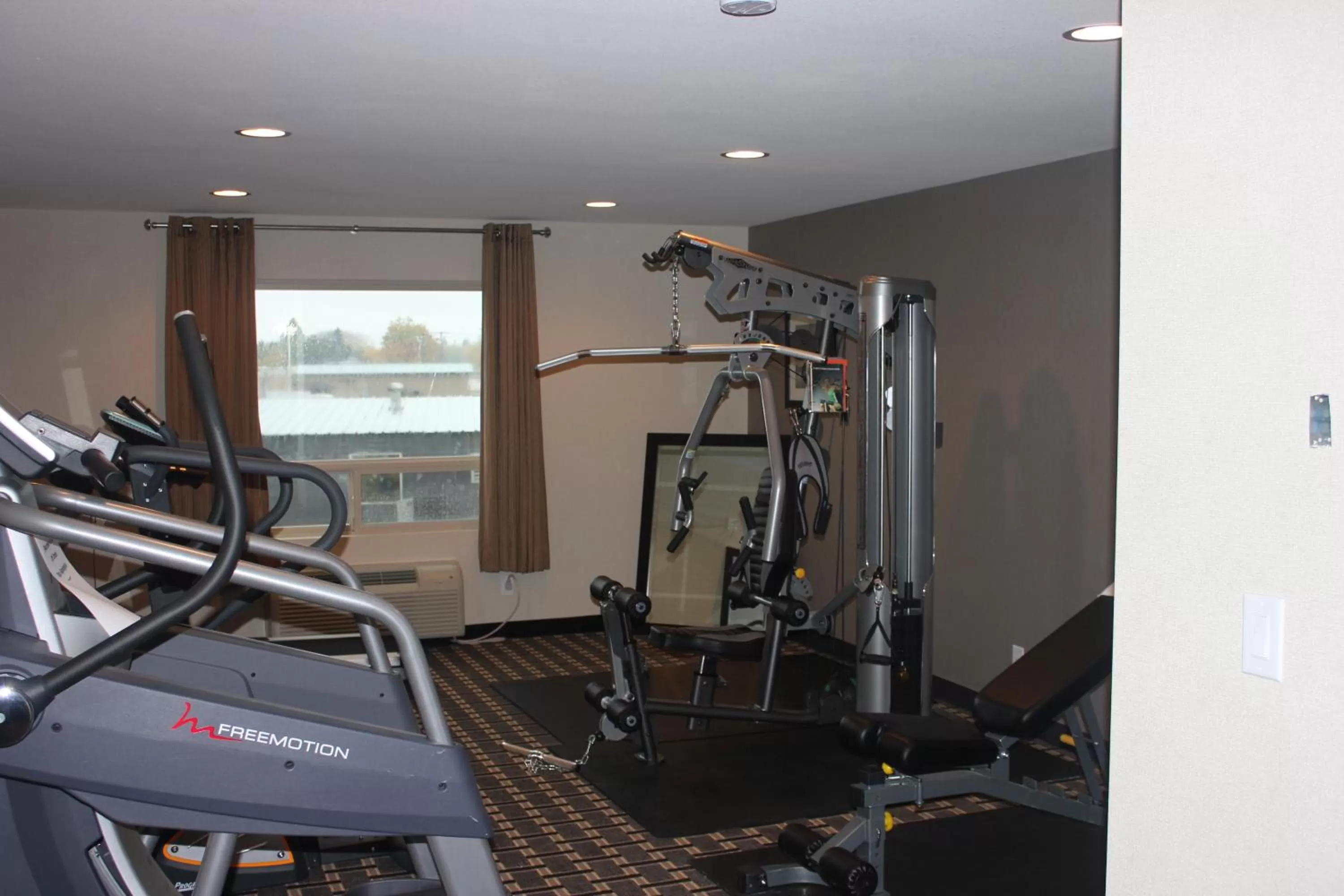 Fitness centre/facilities in Western Star Inn & Suites Esterhazy