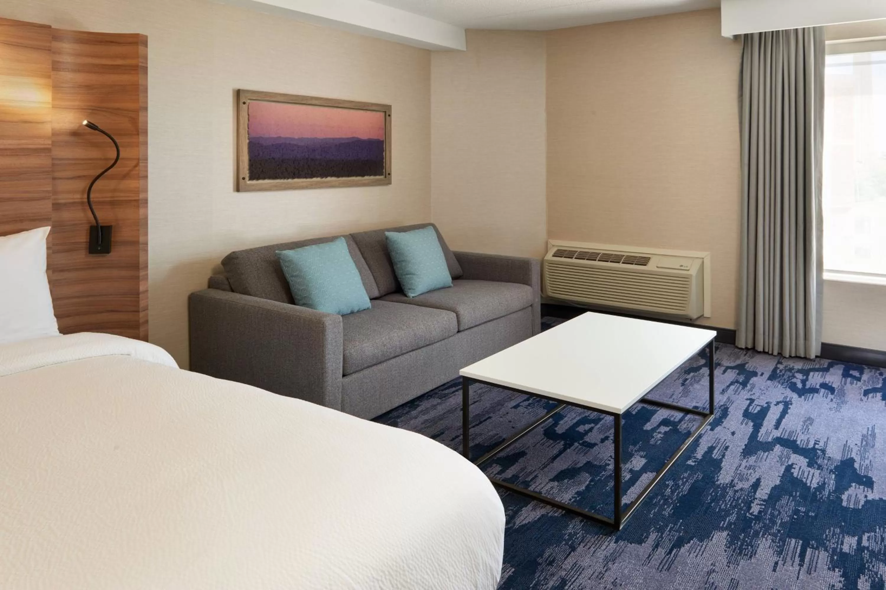 Photo of the whole room, Bed in Fairfield by Marriott Niagara Falls, Canada