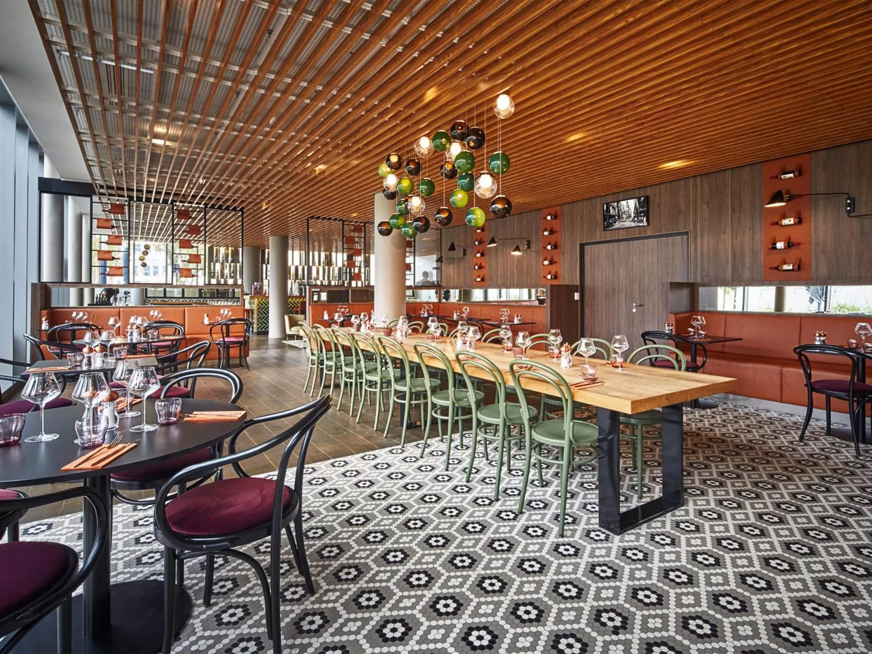 Restaurant/places to eat in Golden Tulip Bordeaux Euratlantique