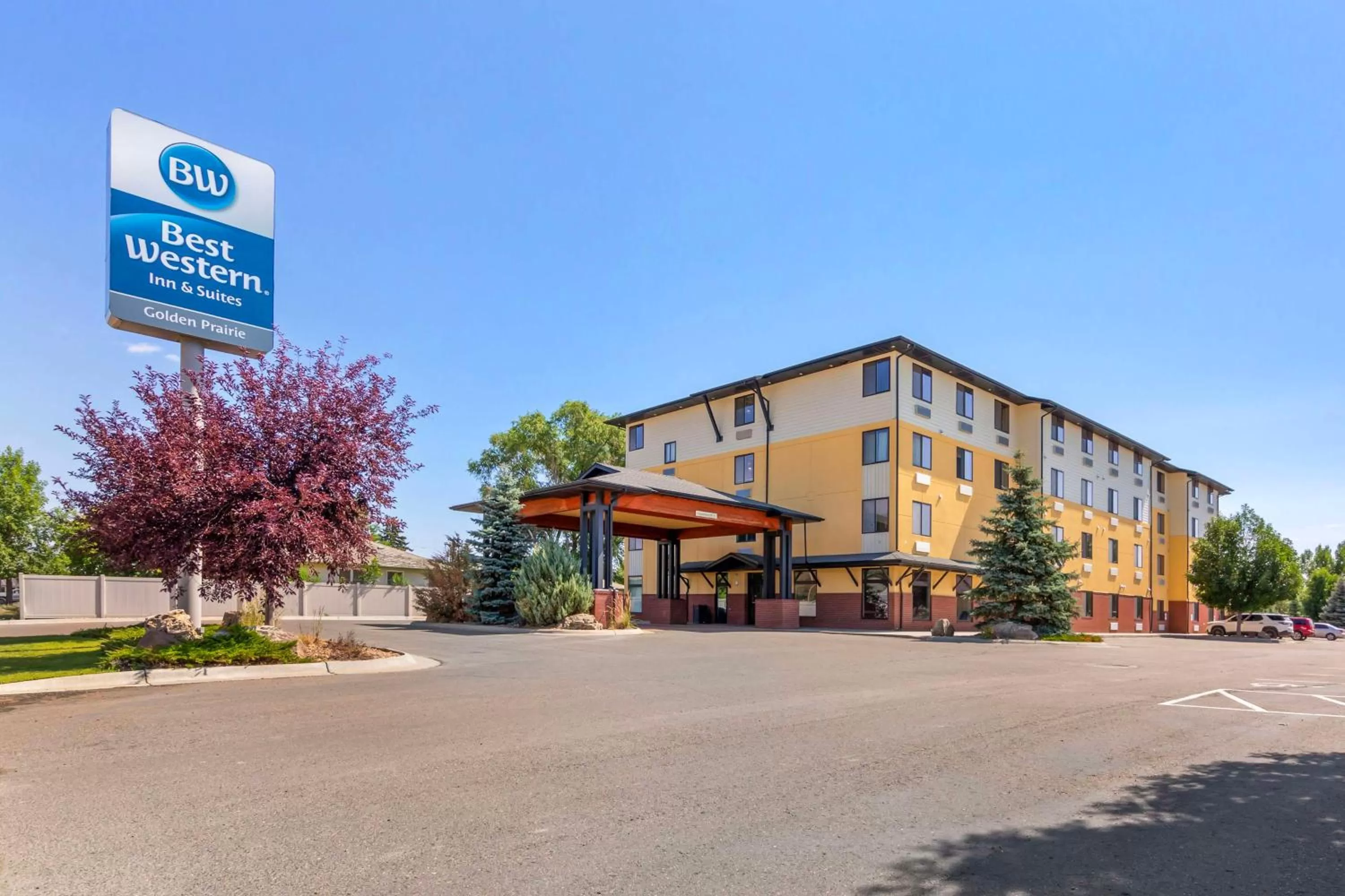 Best Western Golden Prairie Inn and Suites