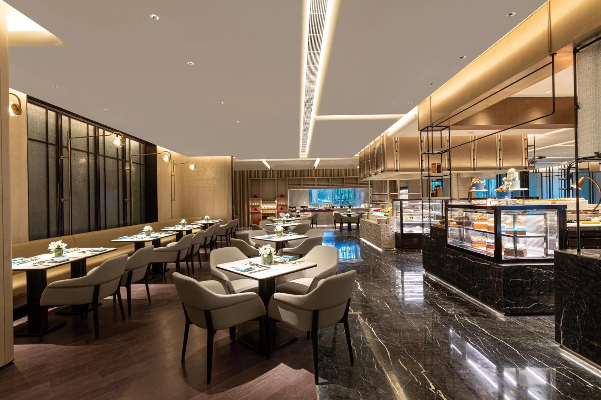 Restaurant/places to eat in HUALUXE Shanghai Changfeng Park by IHG