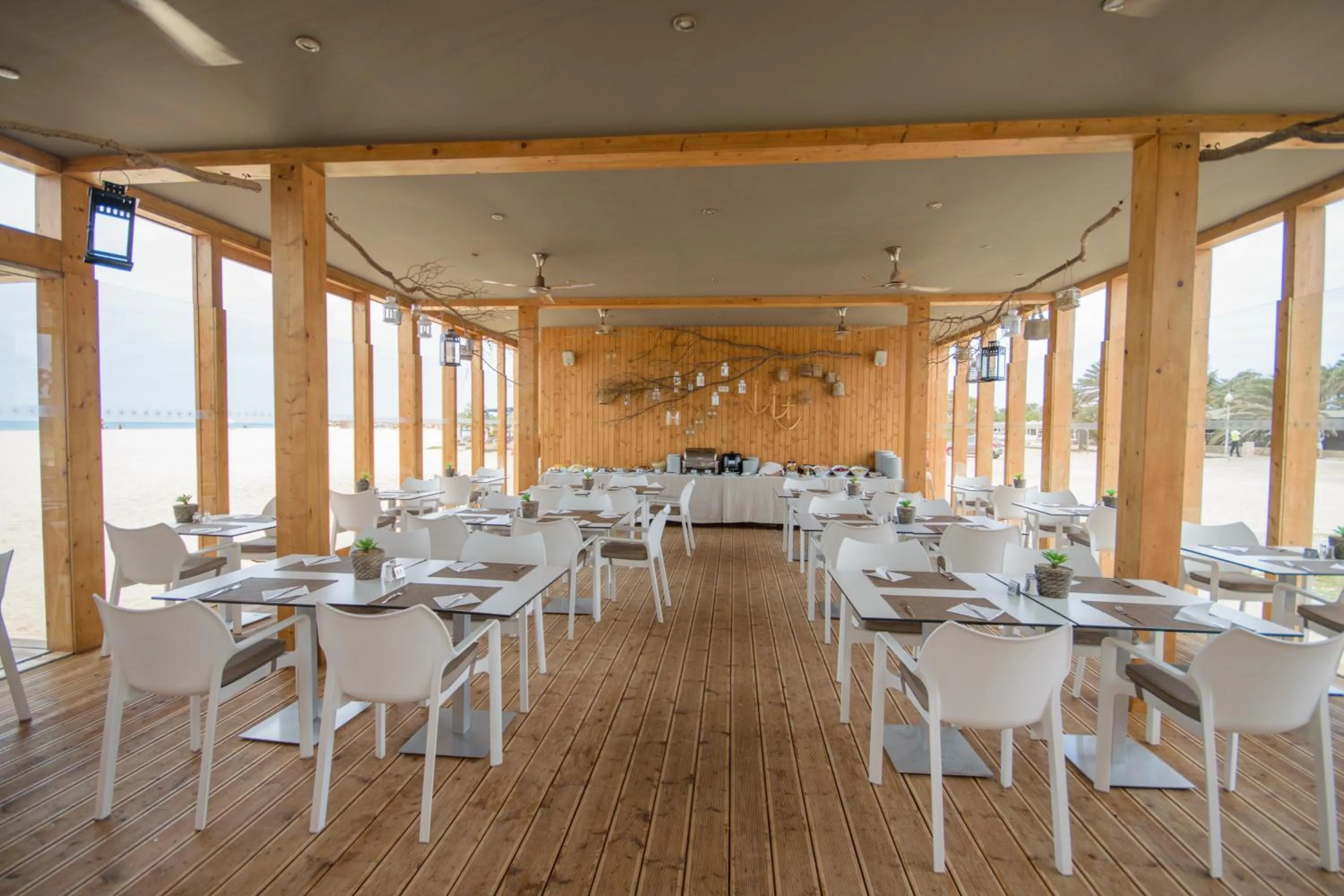 Restaurant/places to eat in Oasis Salinas Sea