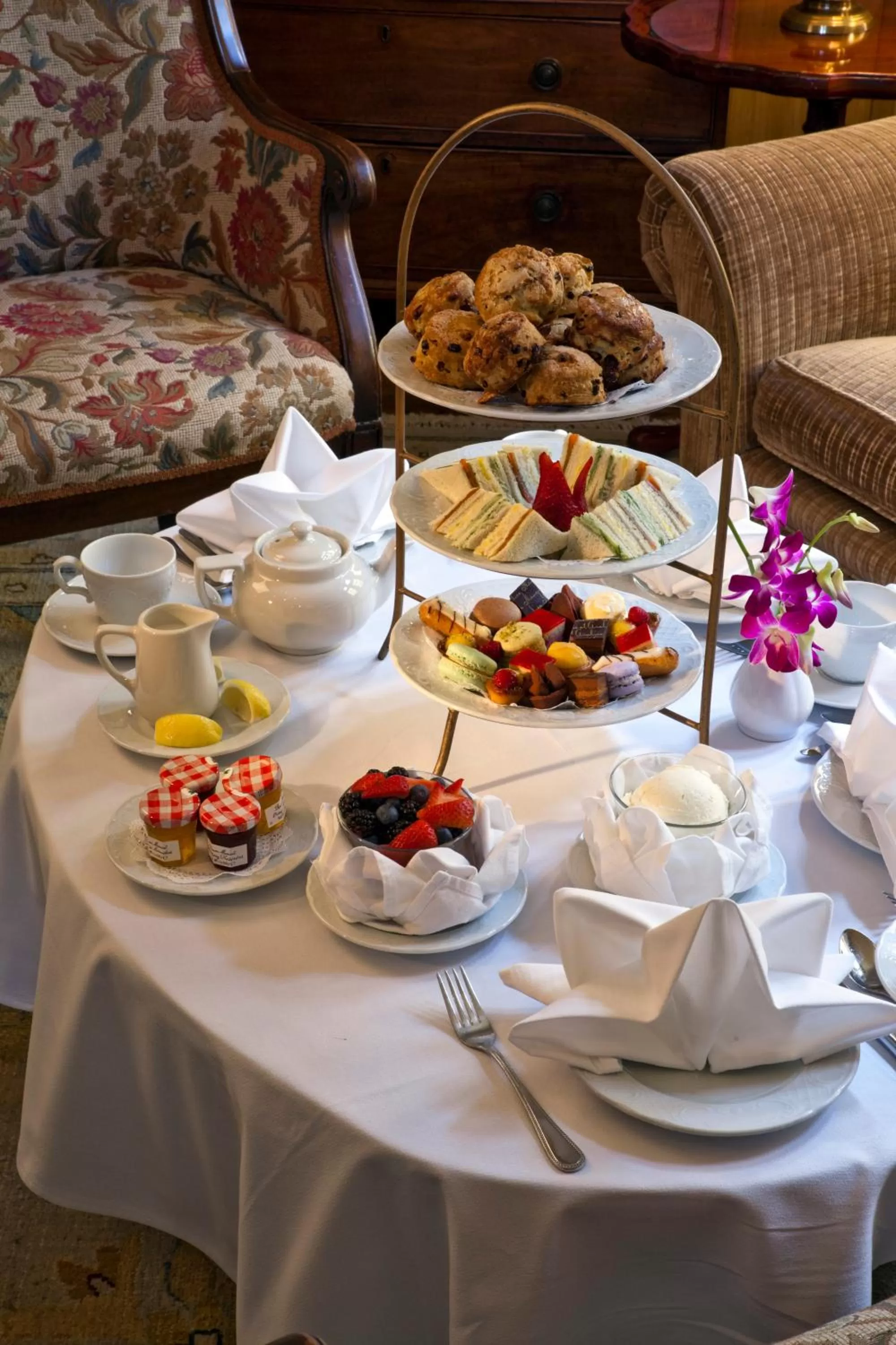 Food and drinks in Henley Park Hotel