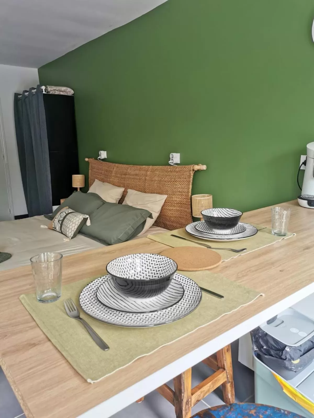 Dining area in Les lits de l'Arz