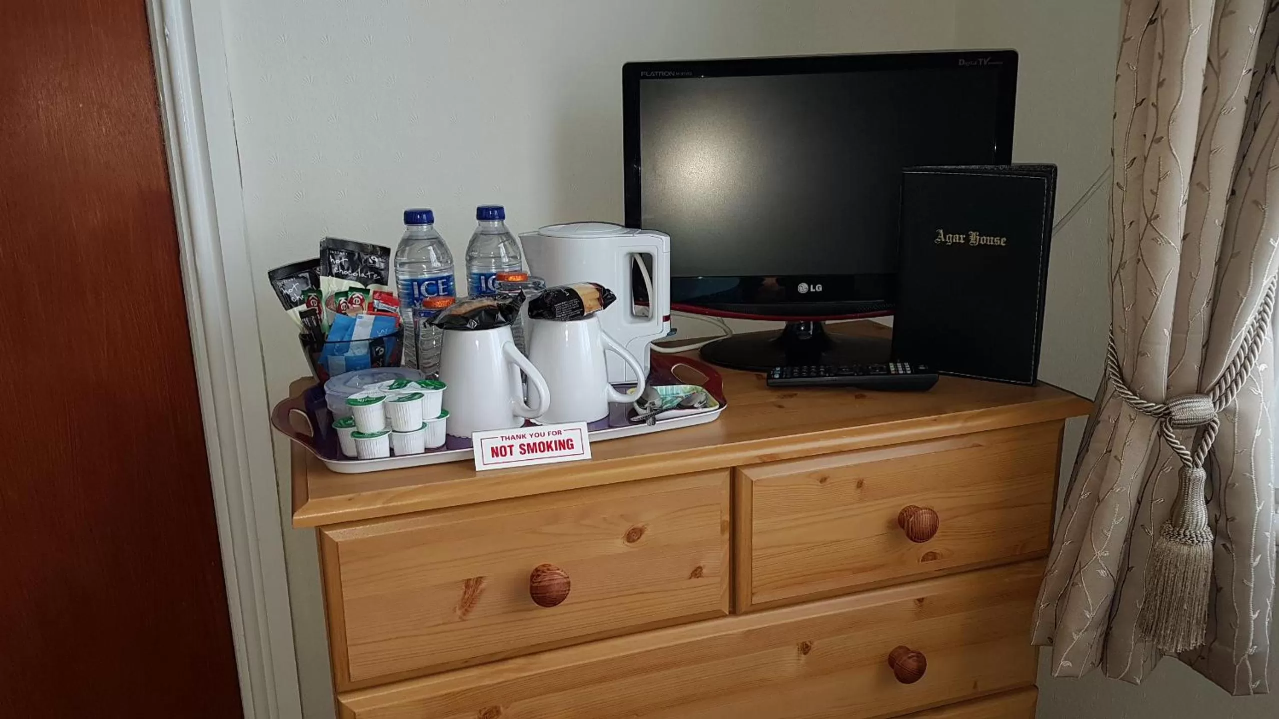 Coffee/Tea Facilities in Agar House