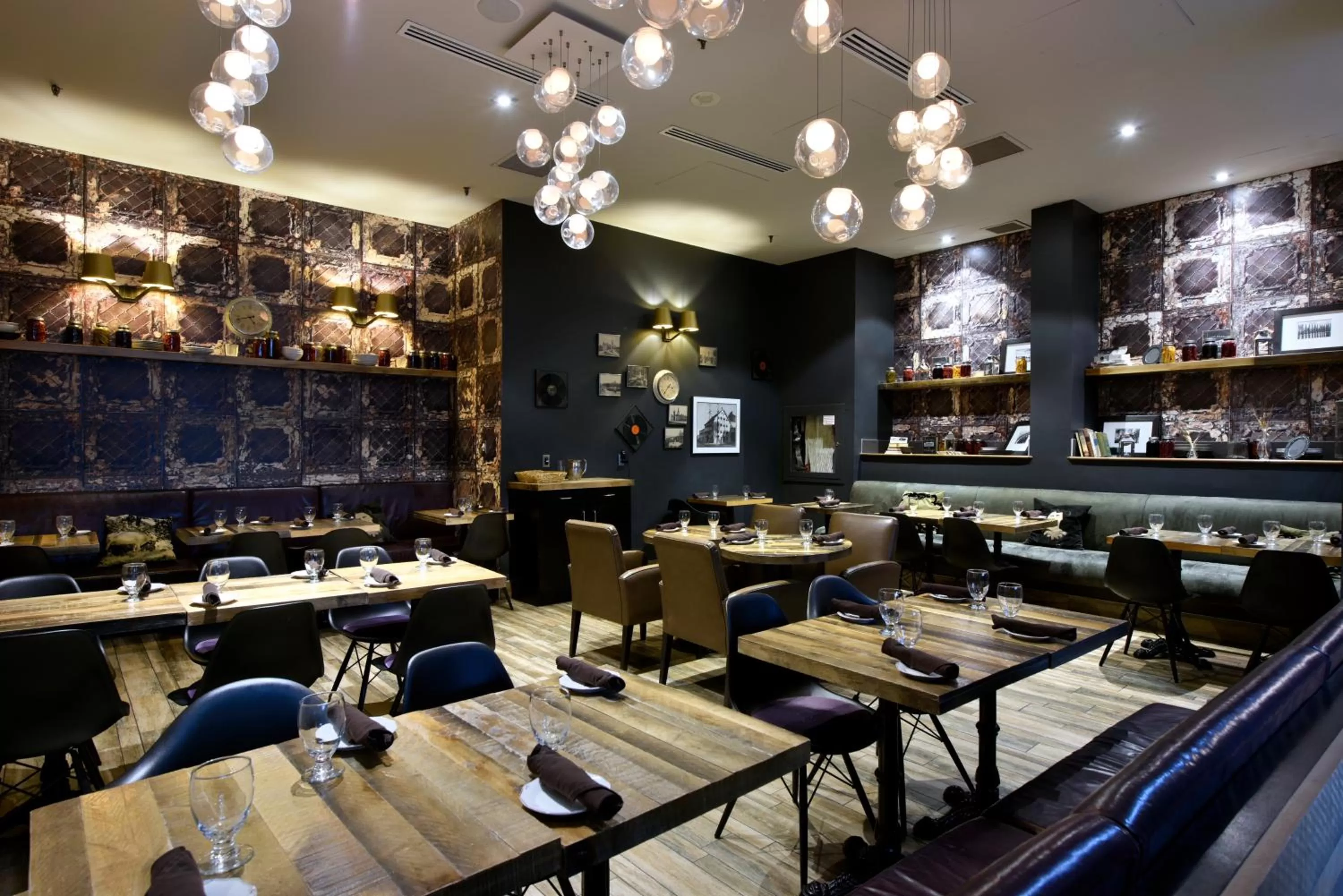 Restaurant/places to eat in Novotel Ottawa City Centre Hotel