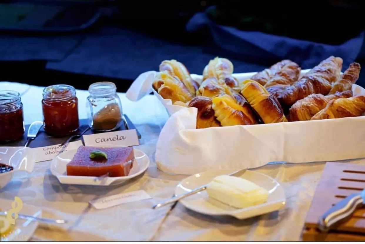 Buffet breakfast in 8 VILLAS Hotel & Bistrô