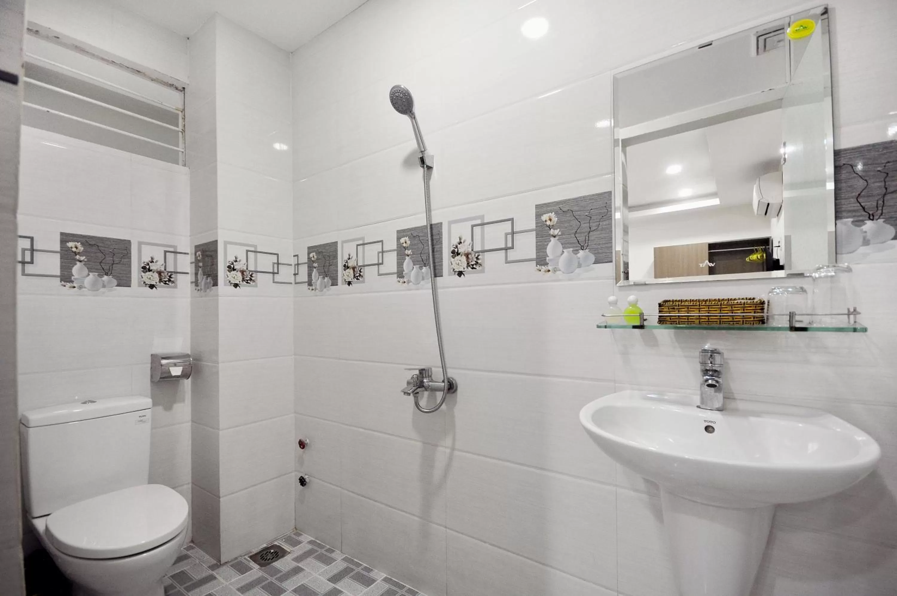 Shower in Arise Seaside Hotel