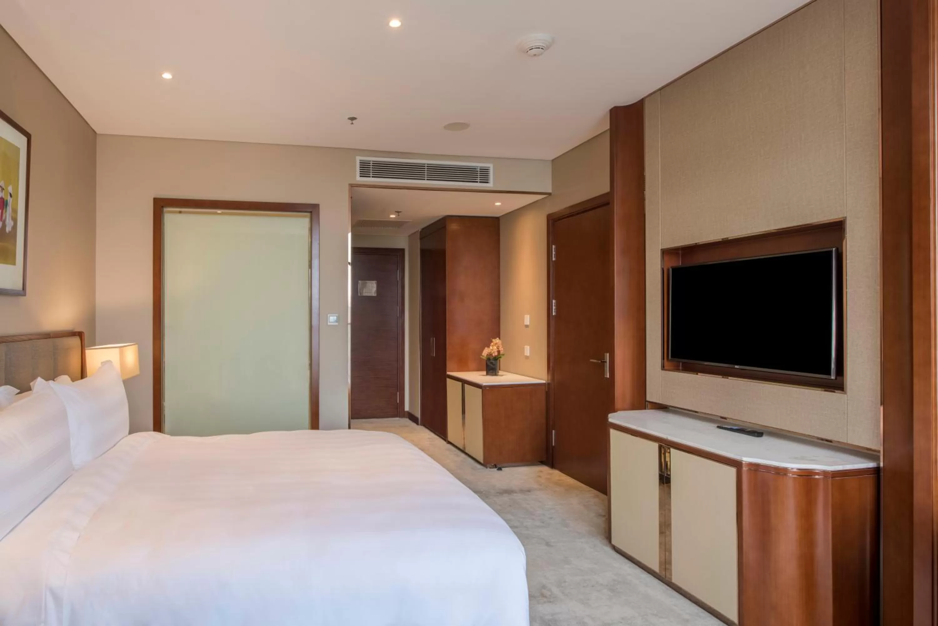 TV and multimedia, Bed in Wyndham Garden Hanoi