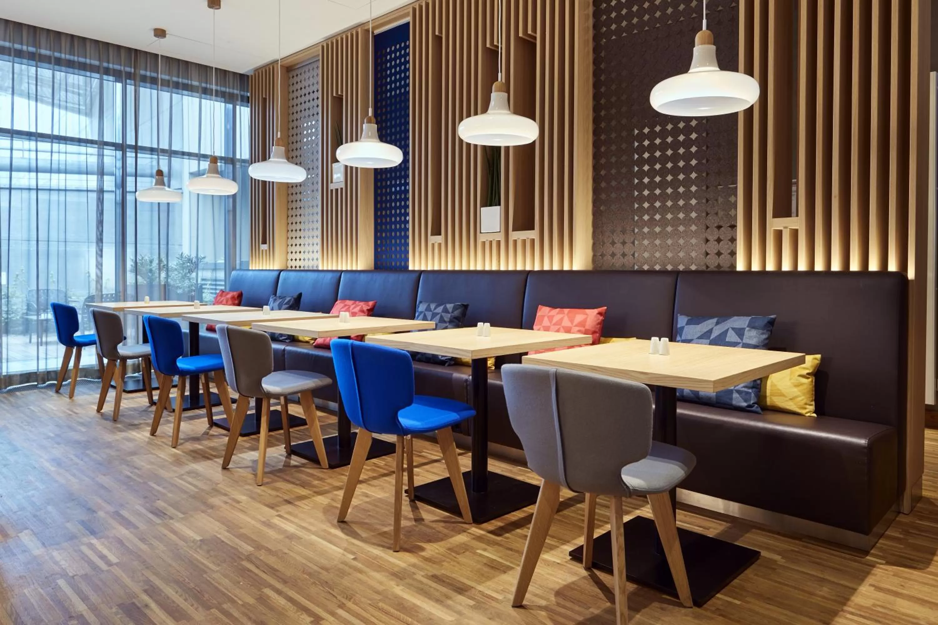 Restaurant/places to eat in Holiday Inn Express - Berlin - Alexanderplatz by IHG