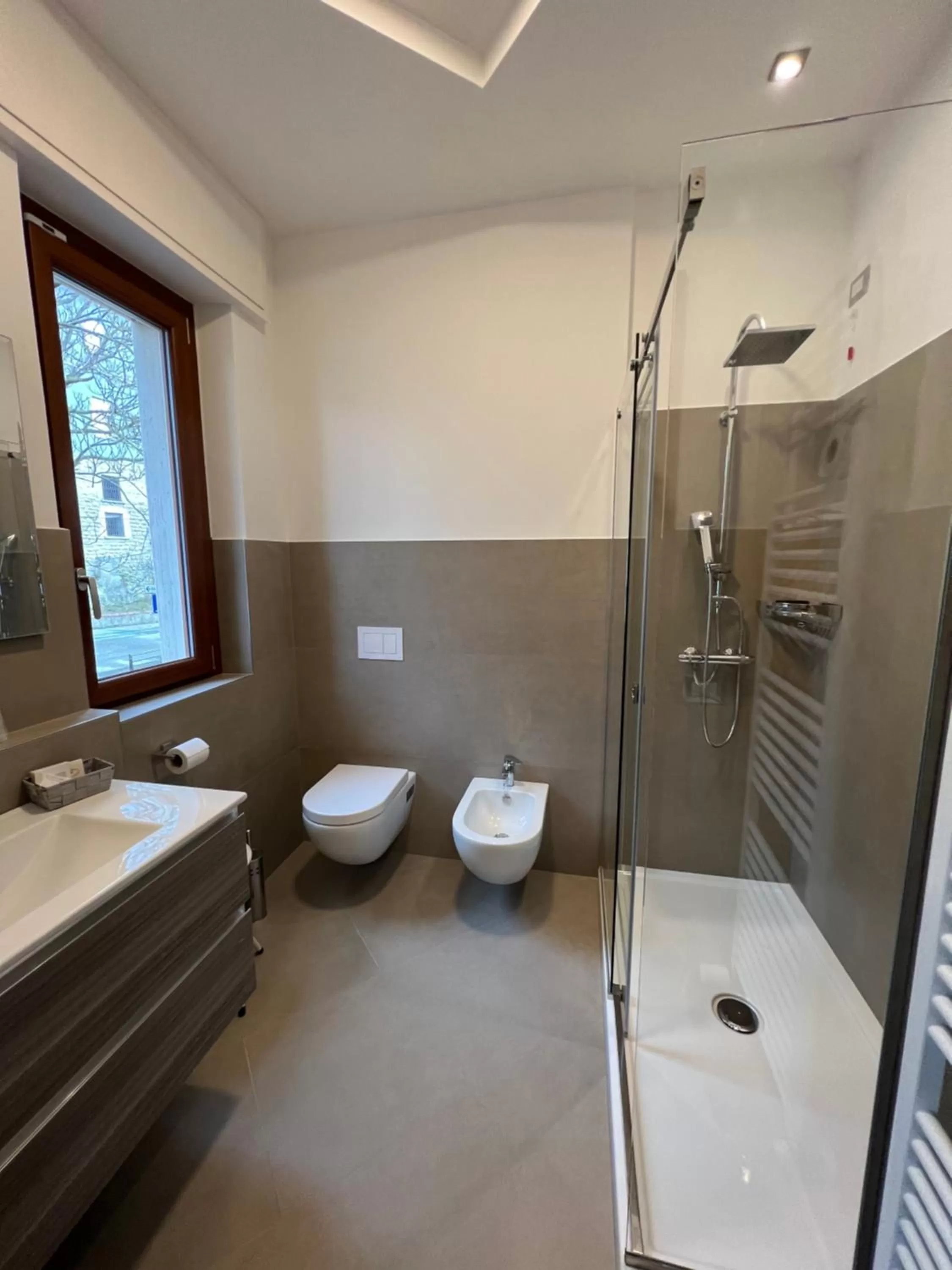 Bathroom in Rainbow Hotel Depandance Joli