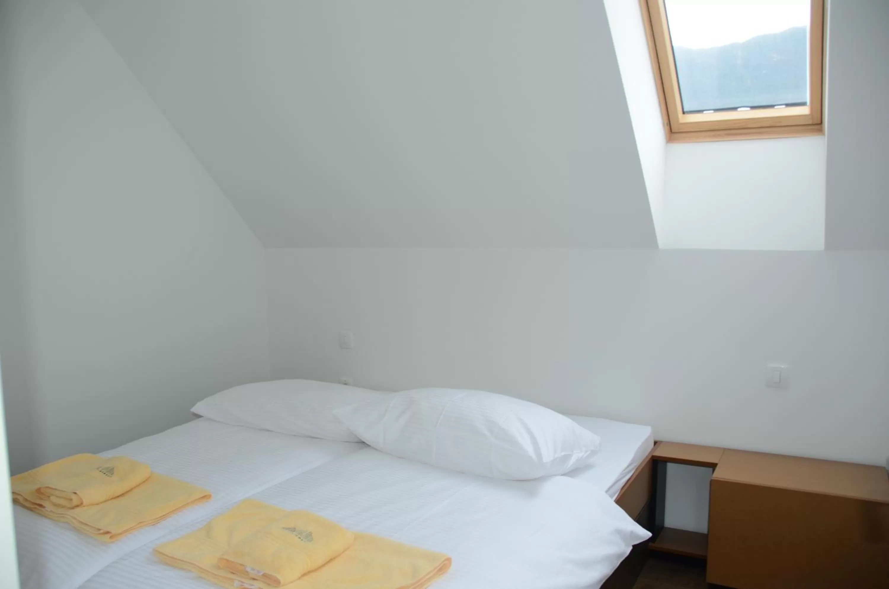 Bed in Hotel Sanje ob Soči ***/****