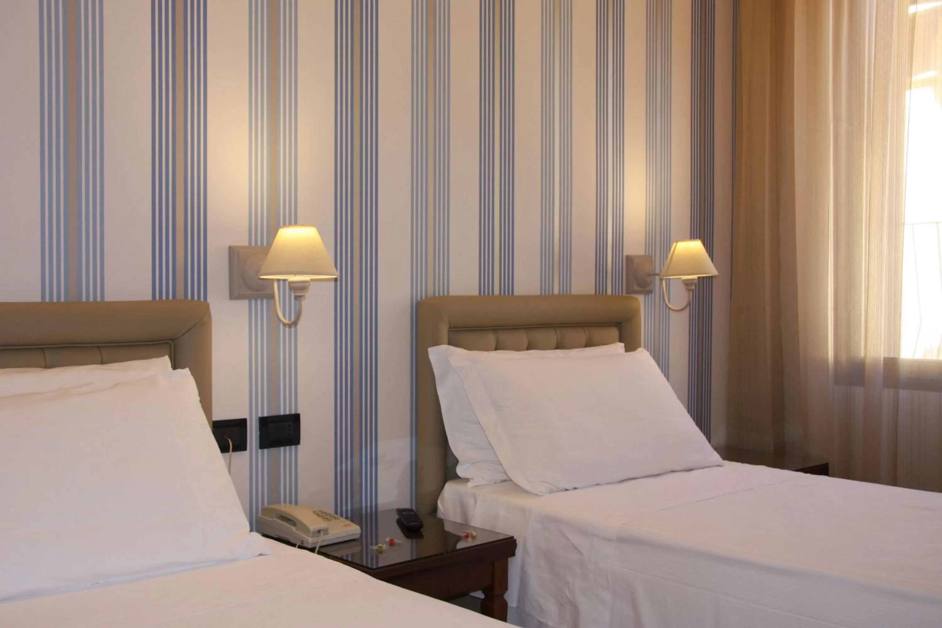 Bedroom, Bed in Hotel San Donato - Bologna centro