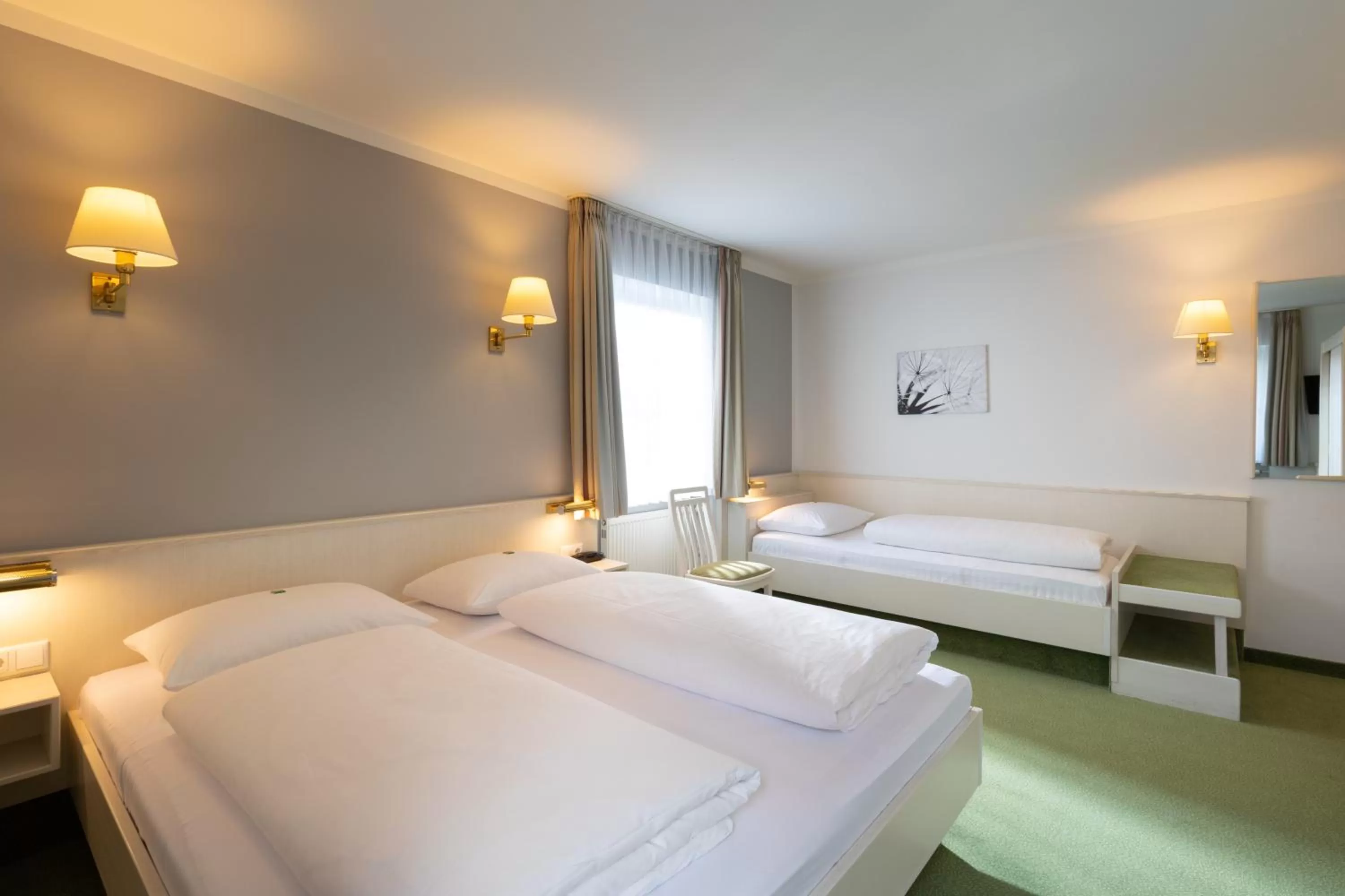 Bed in Landhotel-Restaurant Huberhof Allershausen