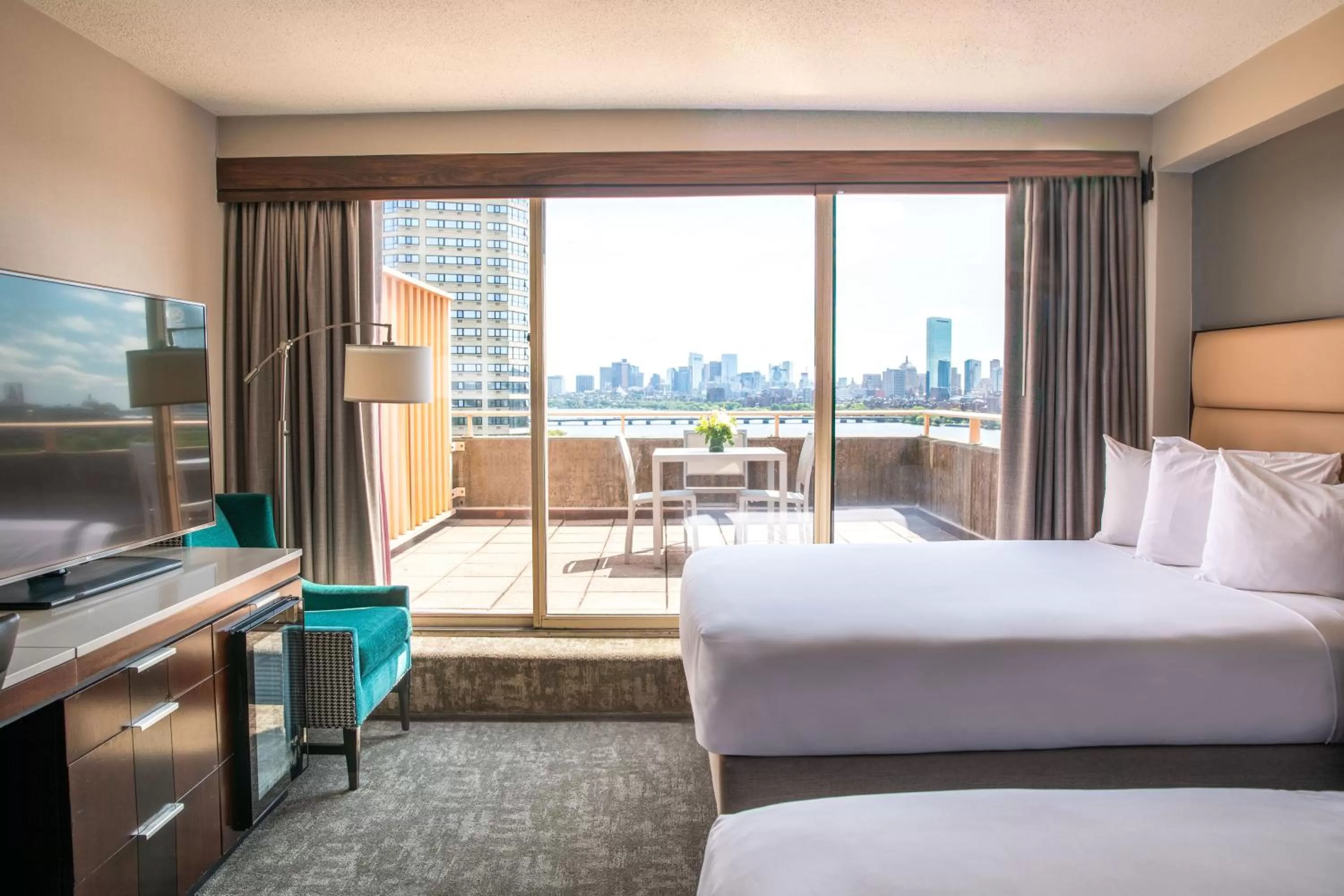 Balcony/Terrace, Bed in Hyatt Regency Boston/Cambridge