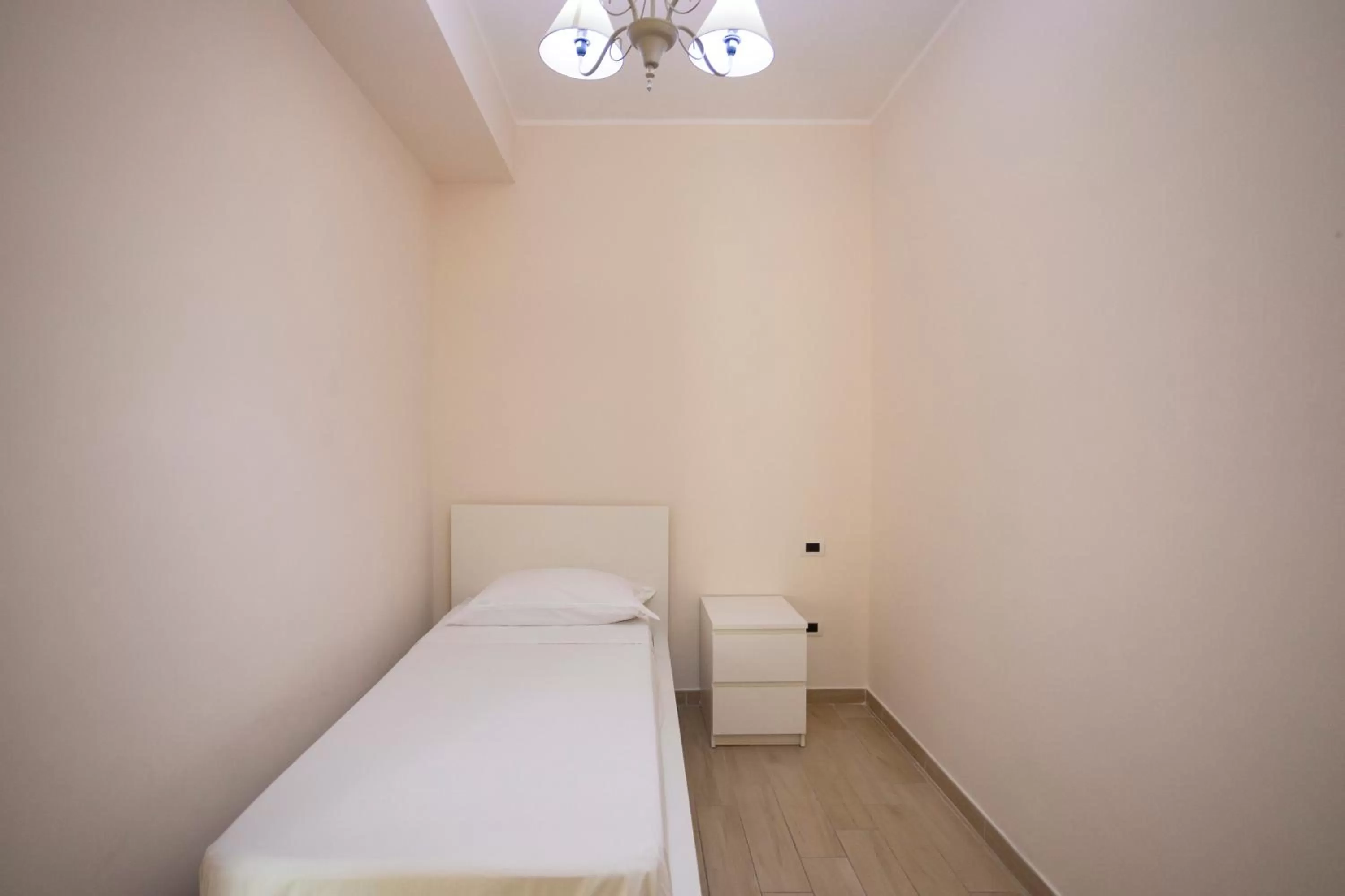 Photo of the whole room, Bed in Residence O'Sole Mio Pompei