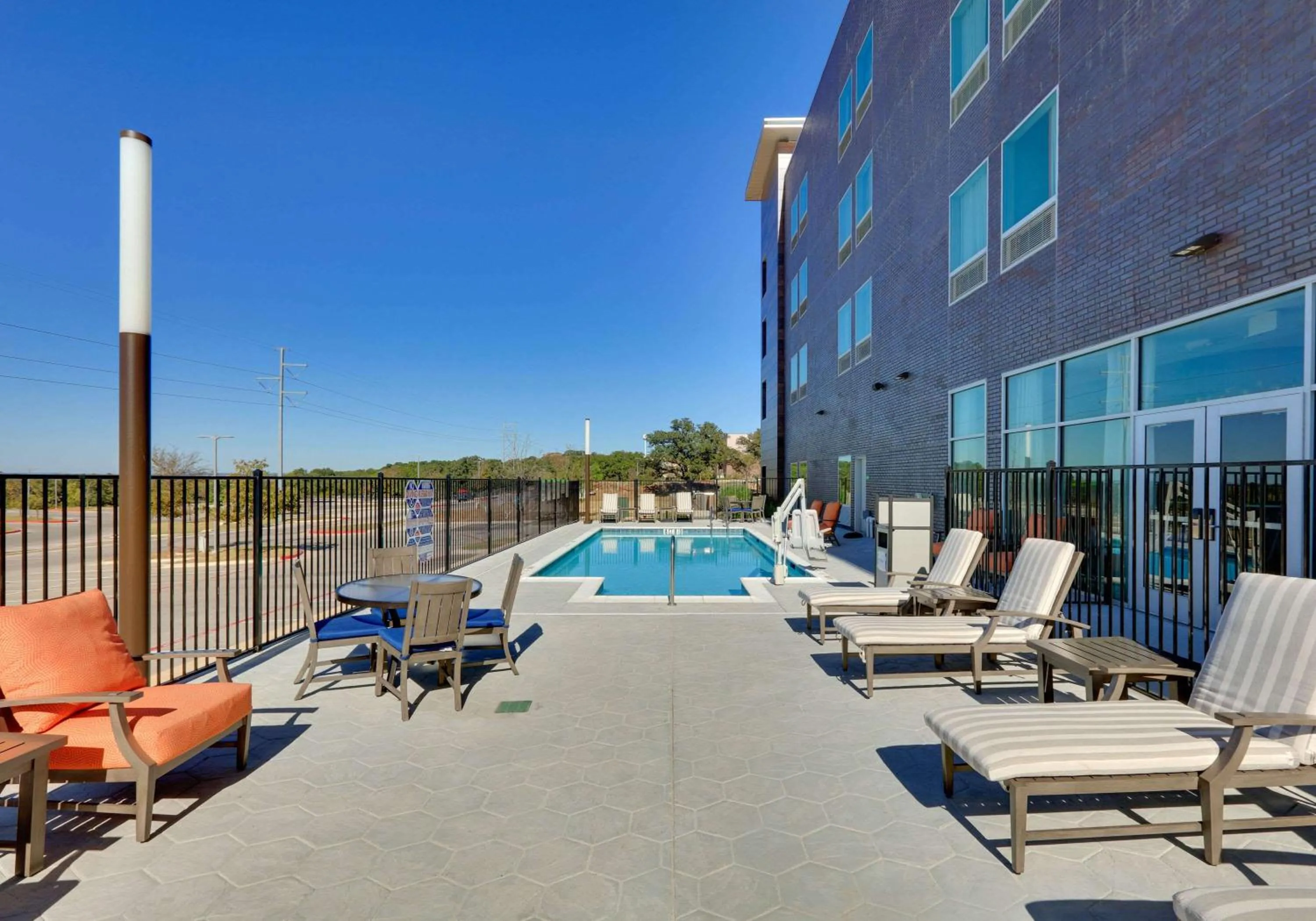Pool view in La Quinta Inn & Suites by Wyndham Lakeway