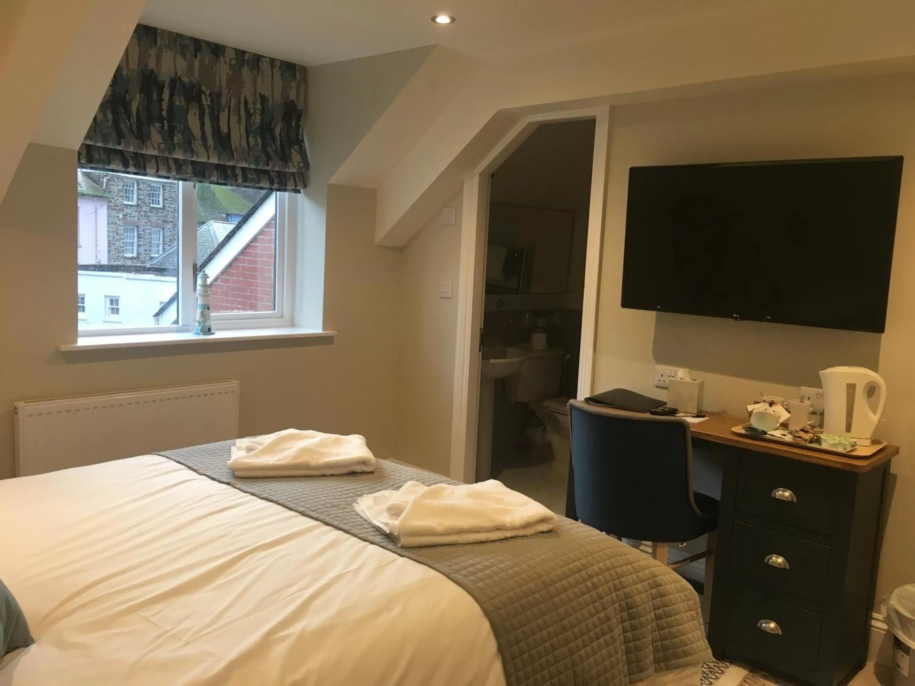 Bed in The Galleon Inn