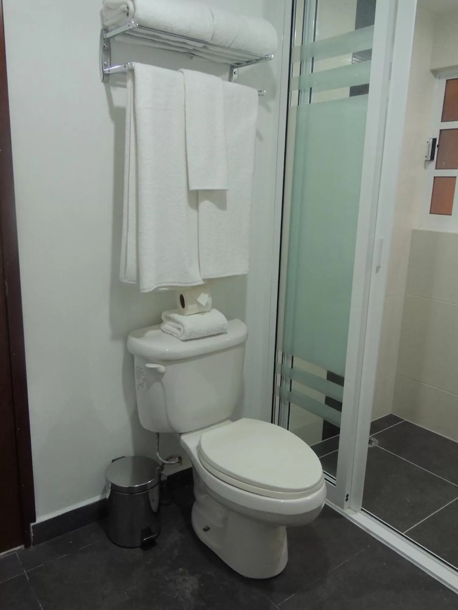 Photo of the whole room in La Aurora Hotel Like Home