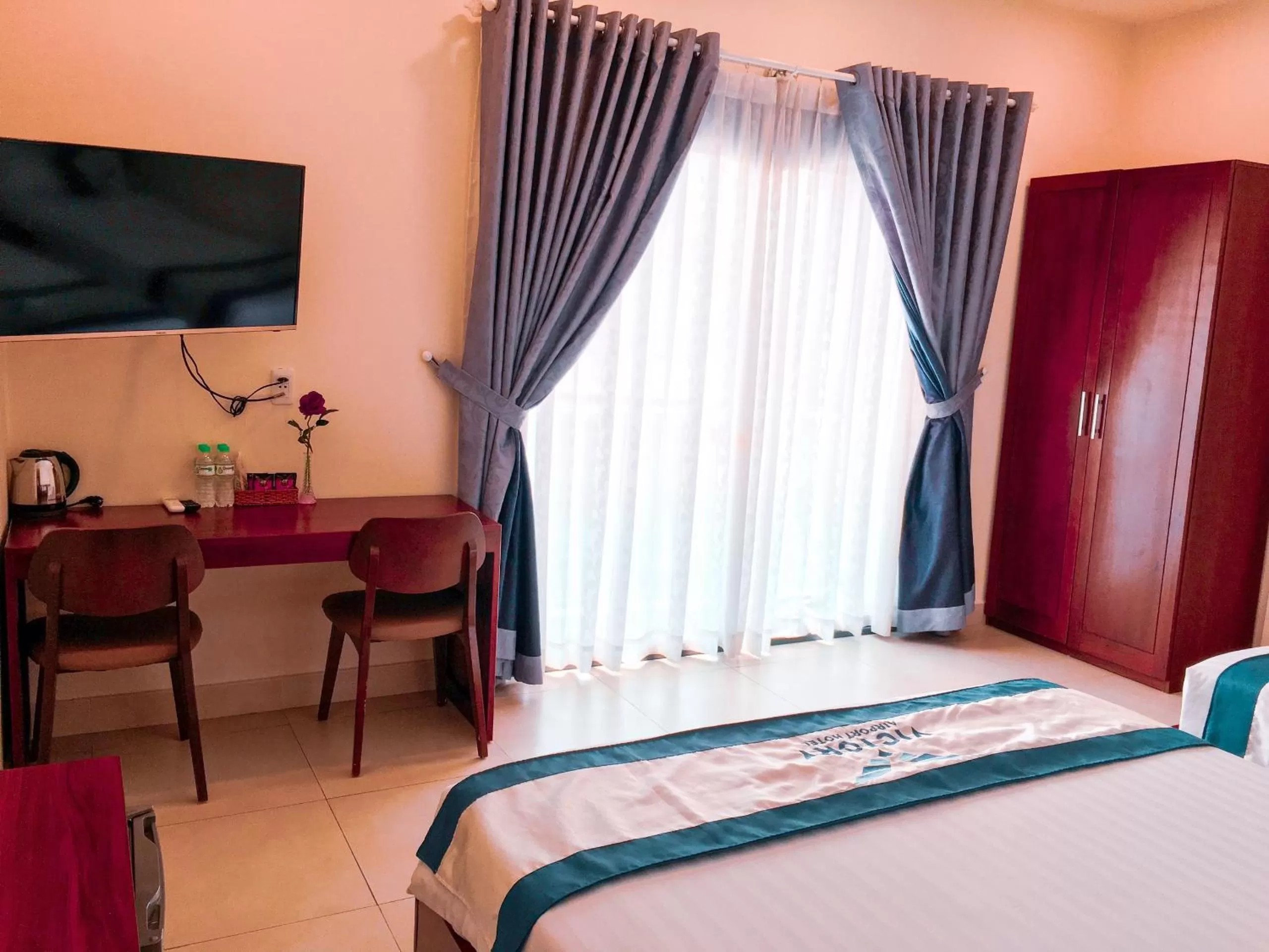 Bedroom, Bed in Victory Airport Hotel