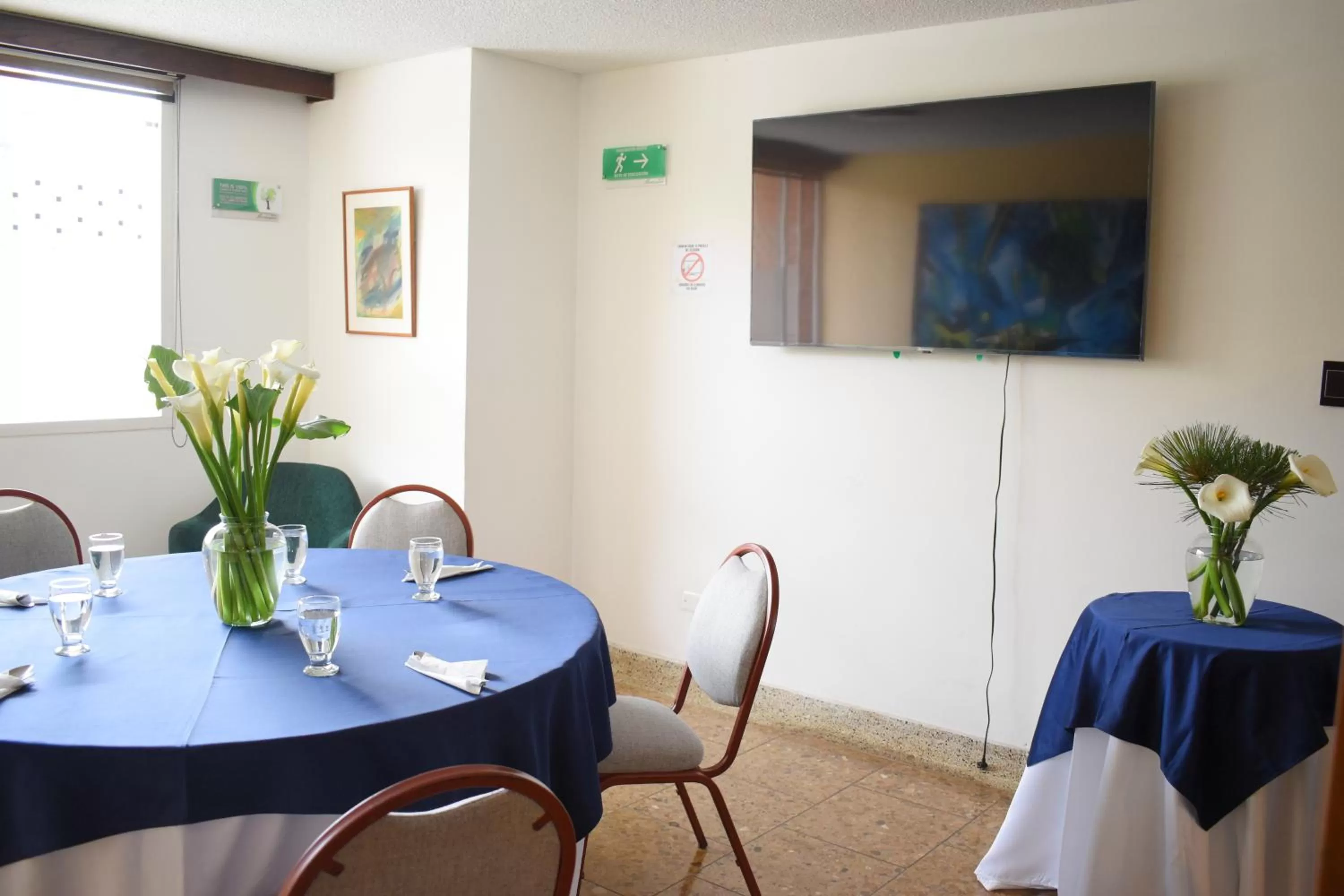 Meeting/conference room, Restaurant/Places to Eat in Hotel Morasurco