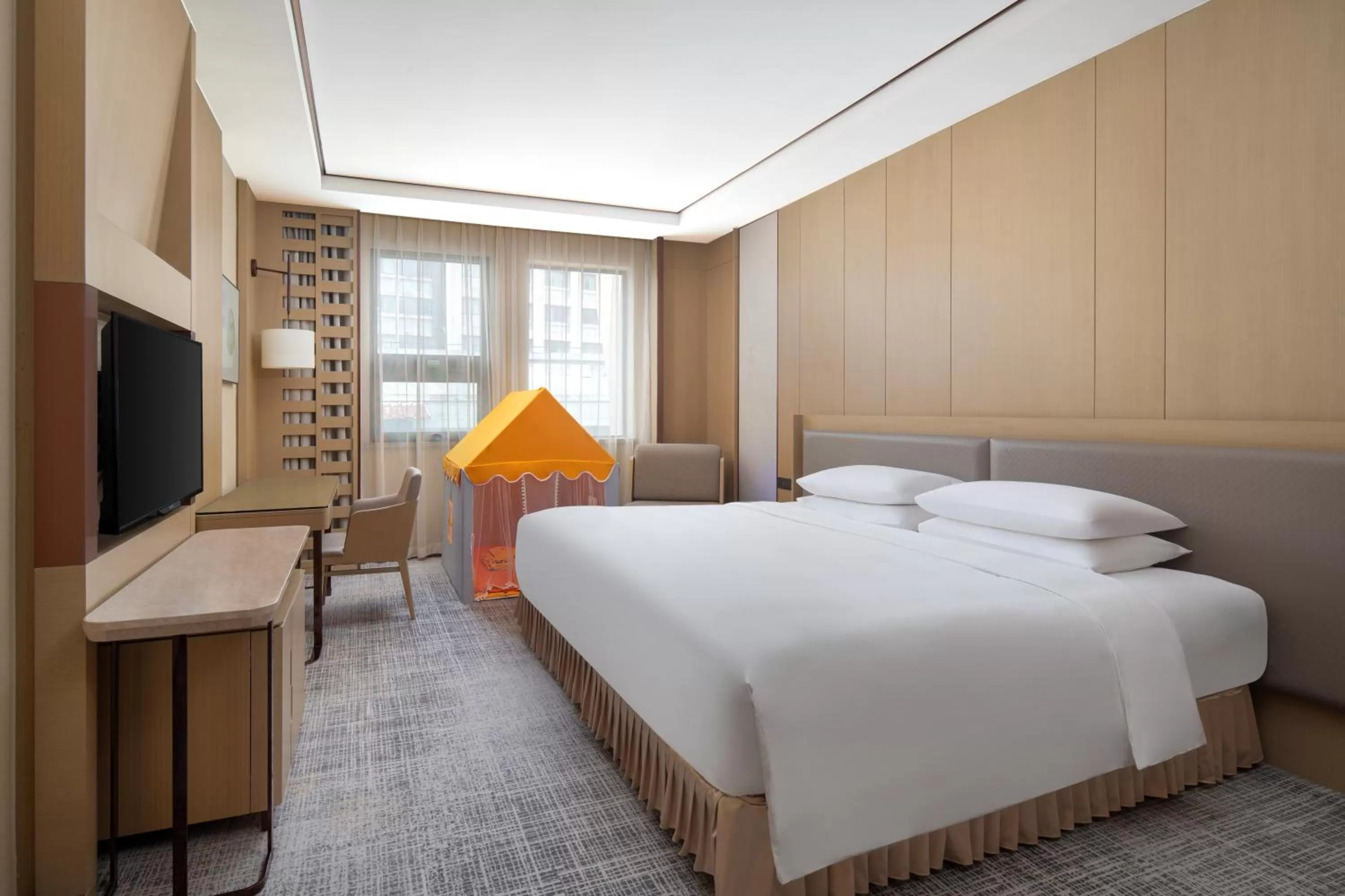 Camping King Room in Courtyard by Marriott Shanghai International Tourism and Resorts Zone