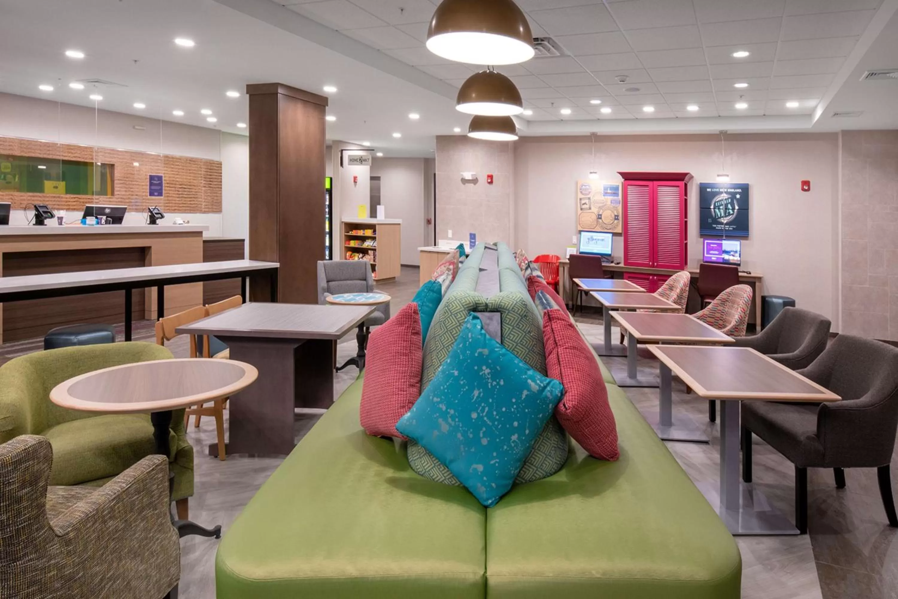 Lobby or reception in Home2 Suites By Hilton Raynham Taunton
