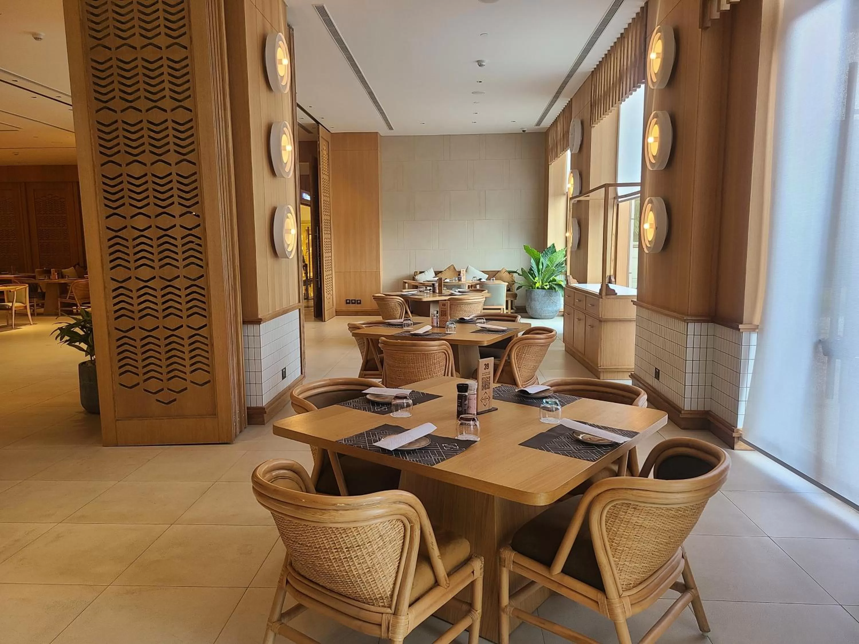 Restaurant/places to eat in Novotel Hyderabad Airport