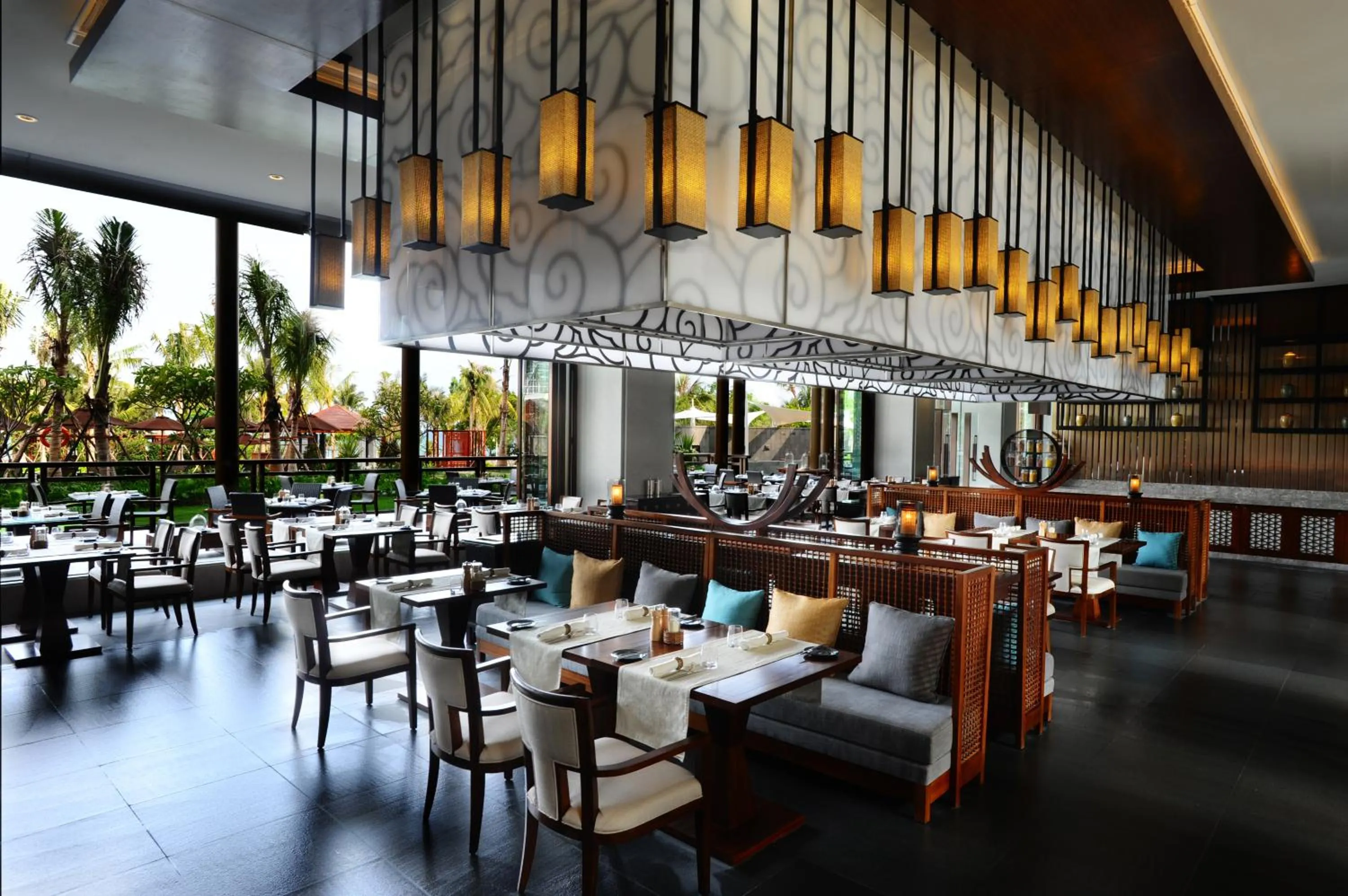 Restaurant/places to eat in Sanya LUHUITOU Resort & Spa