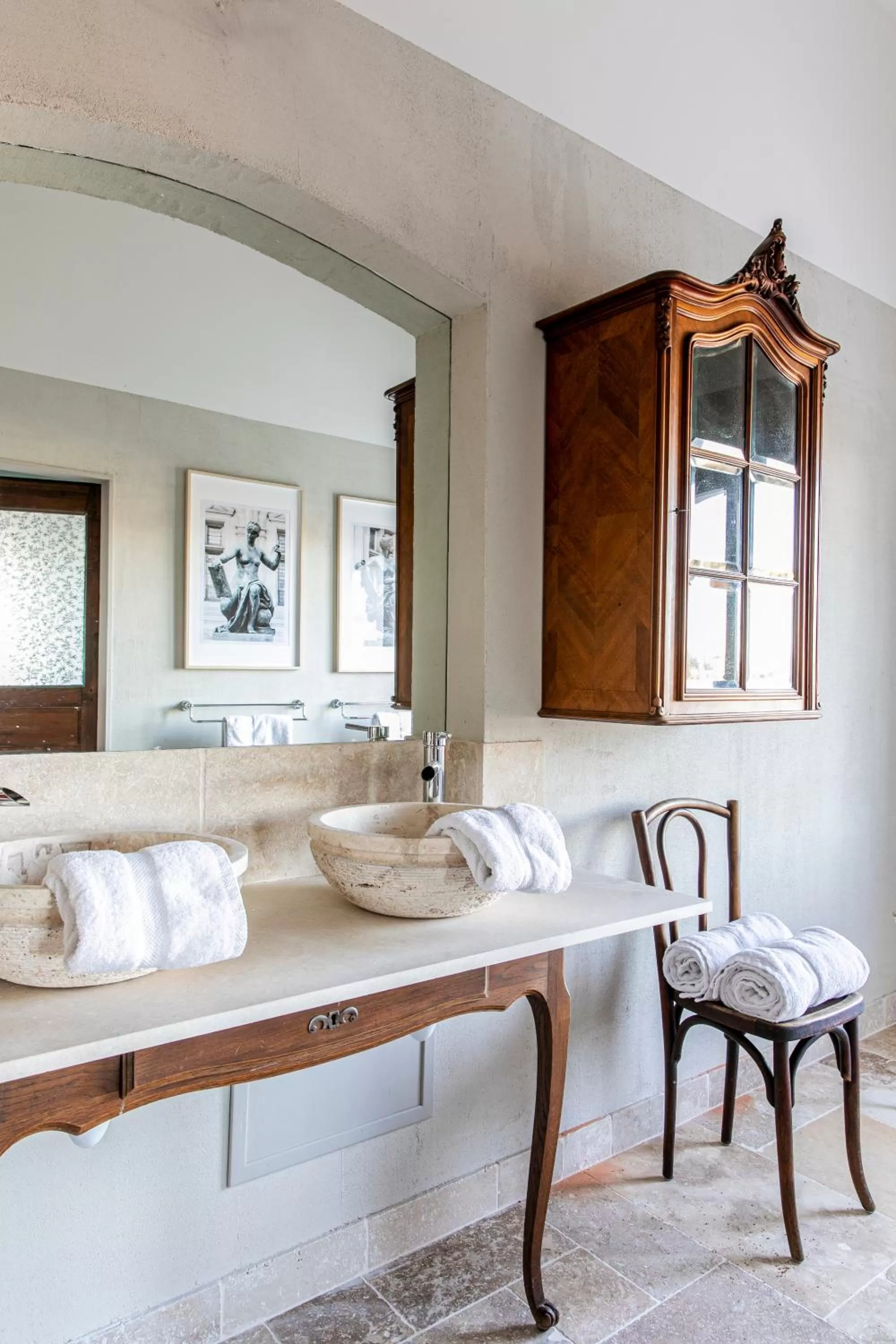 Bathroom, Bed in Domaine Rabiega - Vineyard and Boutique hotel