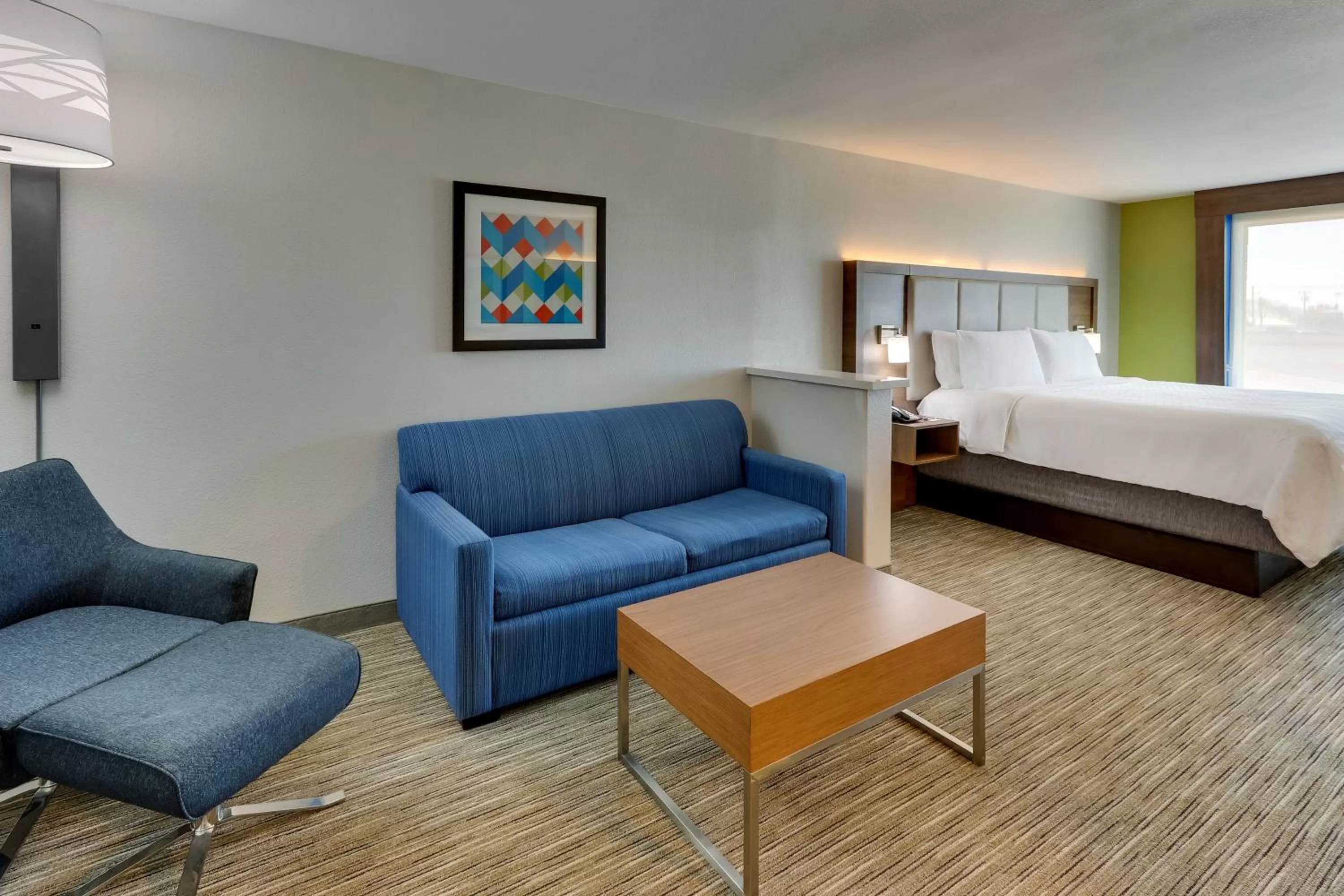 Photo of the whole room, Bed in Holiday Inn Express Lake Worth NW Loop 820 by IHG