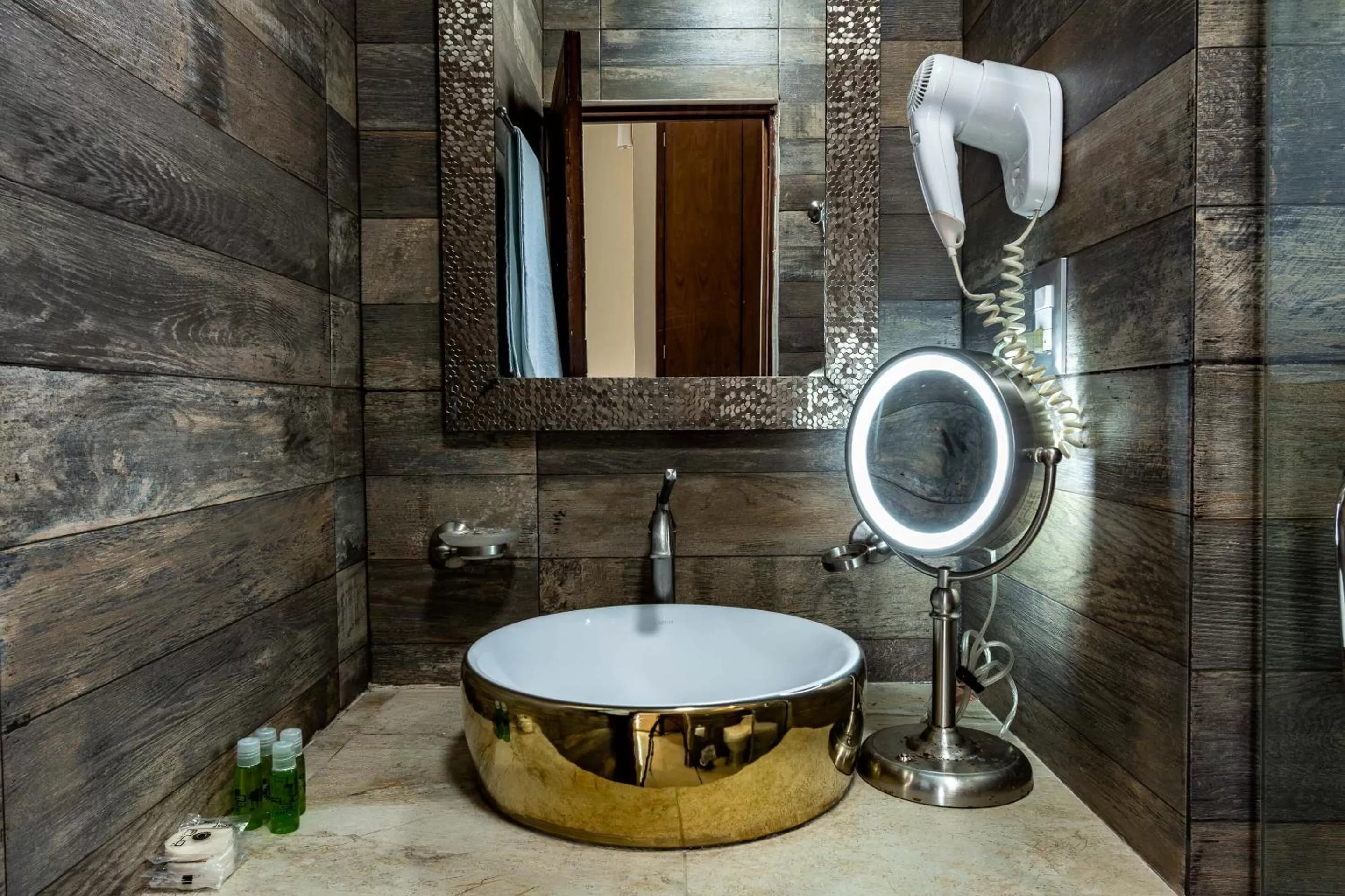 Bathroom in El Zaguán Colonial by GuruHotel