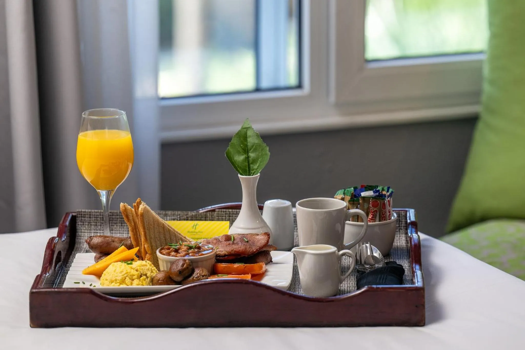 Photo of the whole room in Holiday Inn Johannesburg OR Tambo Airport Hotel by IHG