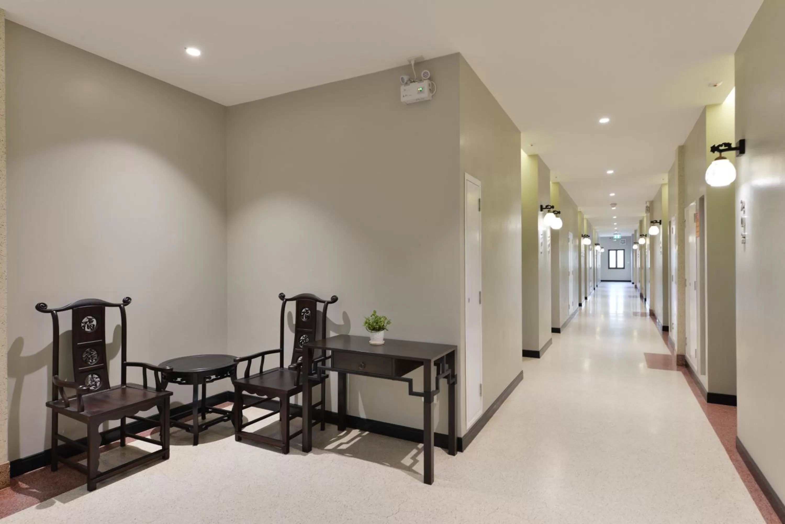 Property building in Oldthaiheng Hotel