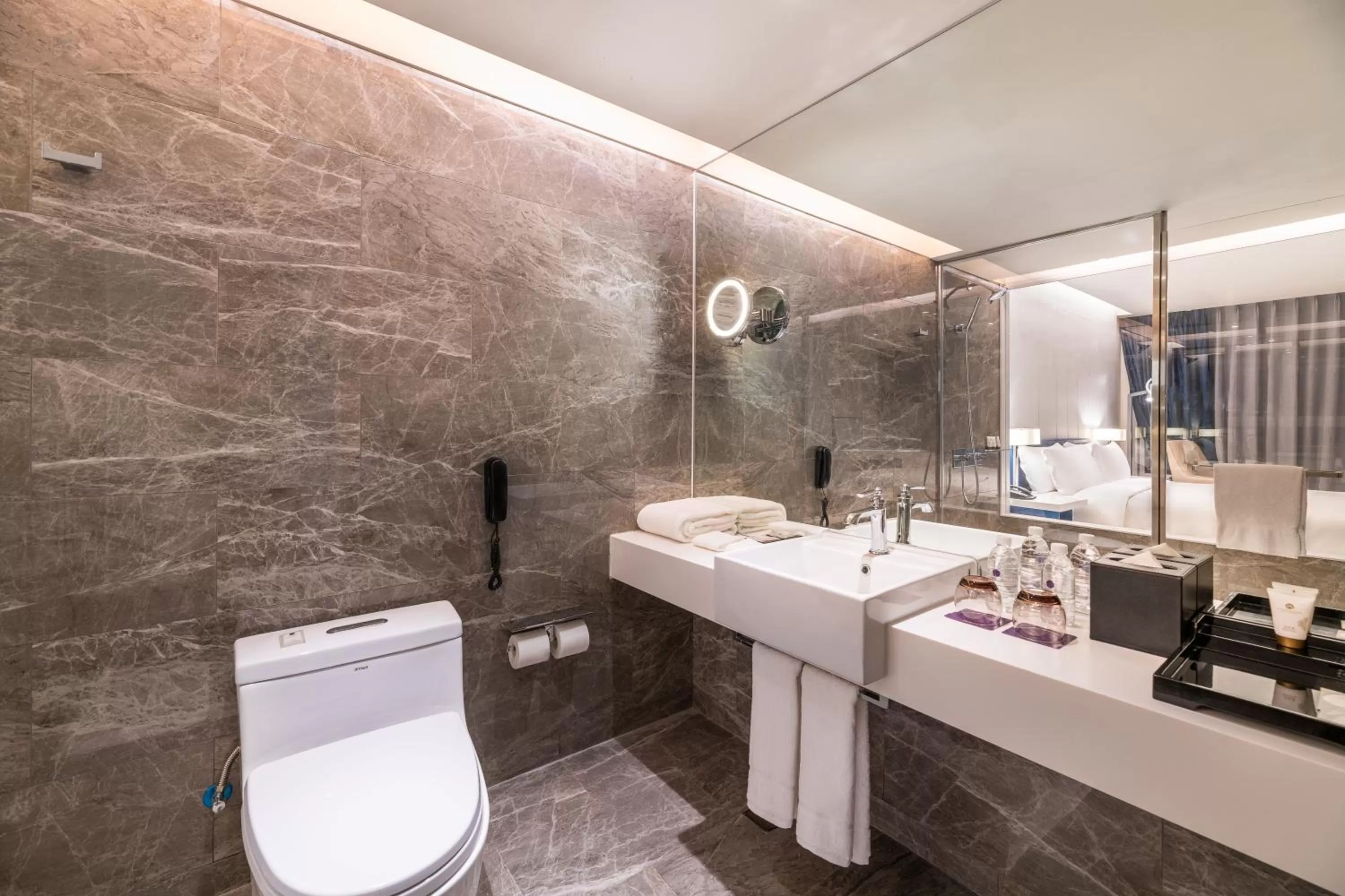 Toilet in Grand Mercure Shanghai Century Park- Free Shuttle Bus to SNIEC