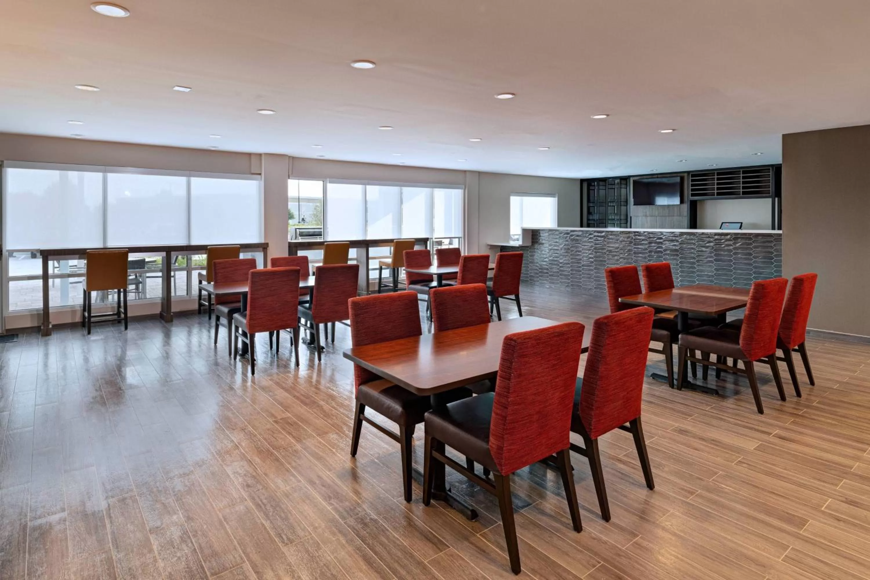 Restaurant/places to eat in TownePlace Suites San Antonio Northwest at The RIM