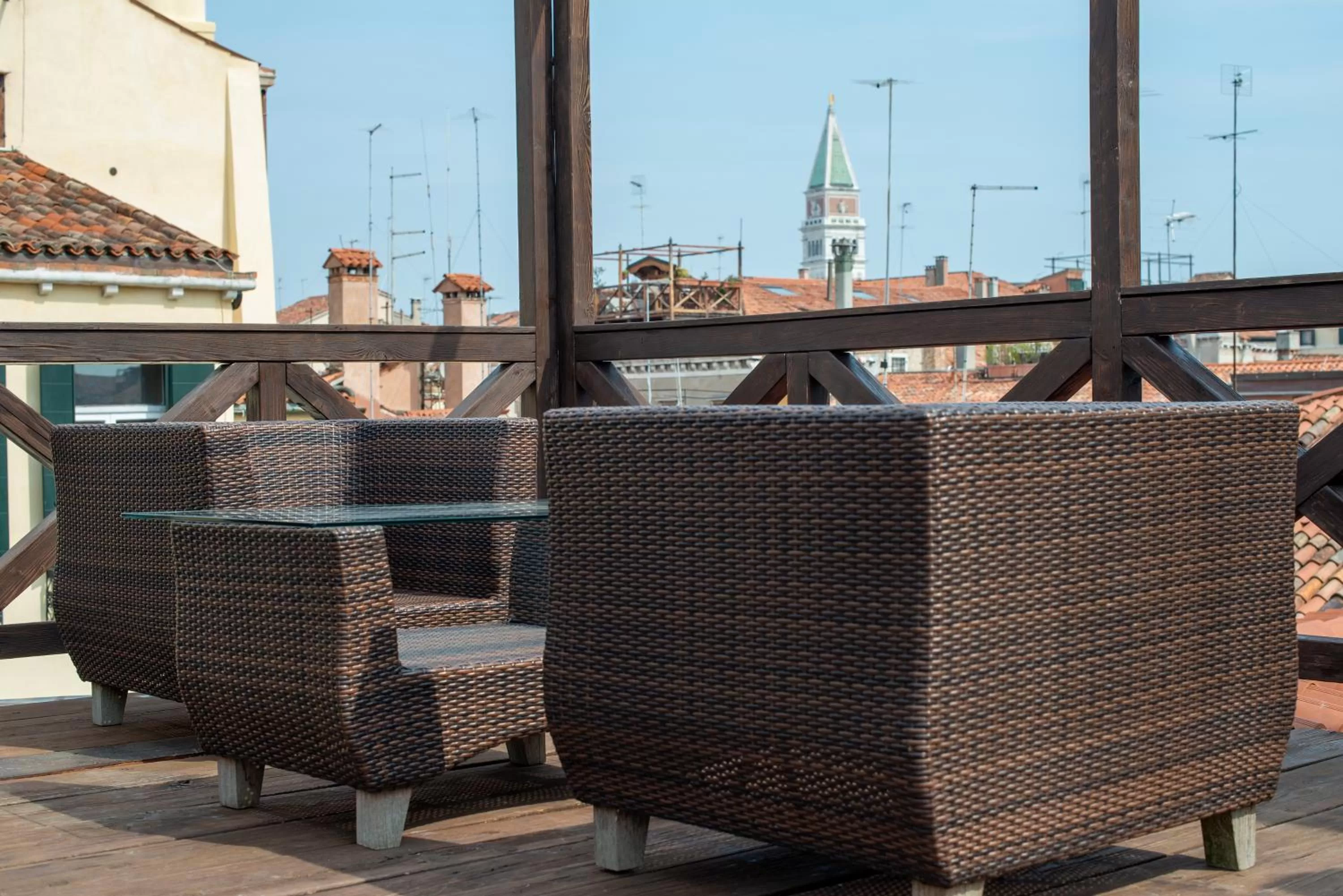 Balcony/Terrace in Palazzina Fortuny