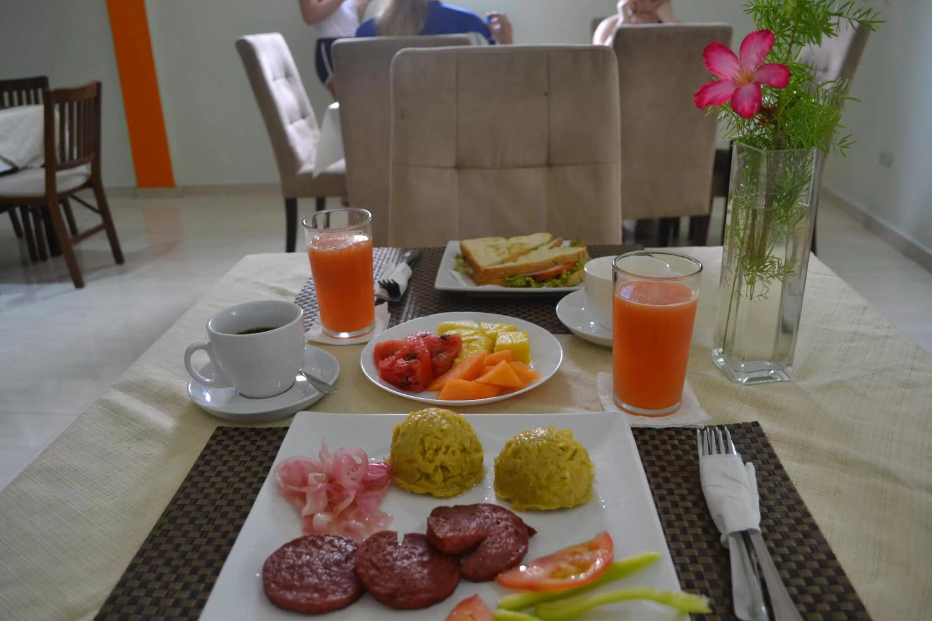 Food and drinks in Hotel Renacer