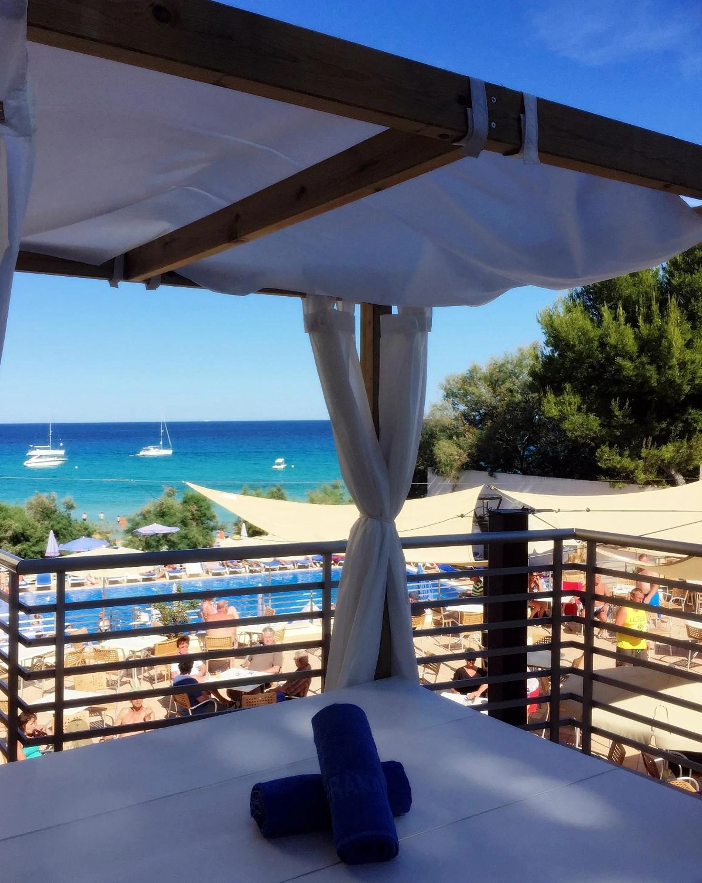 Day in Hotel Na Forana