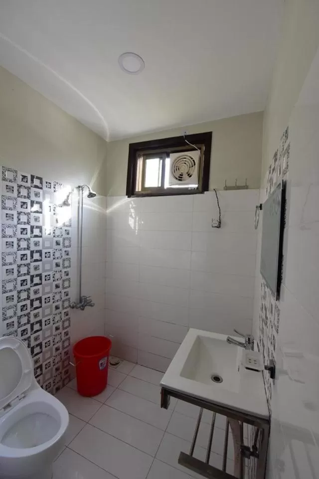 Bathroom in Hotel La Orilla Muzaffarabad