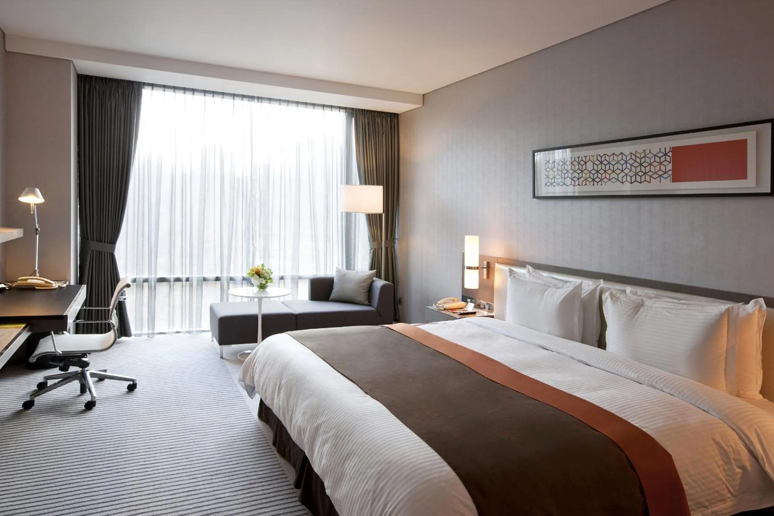 Bed in Ramada Plaza by Wyndham Suwon